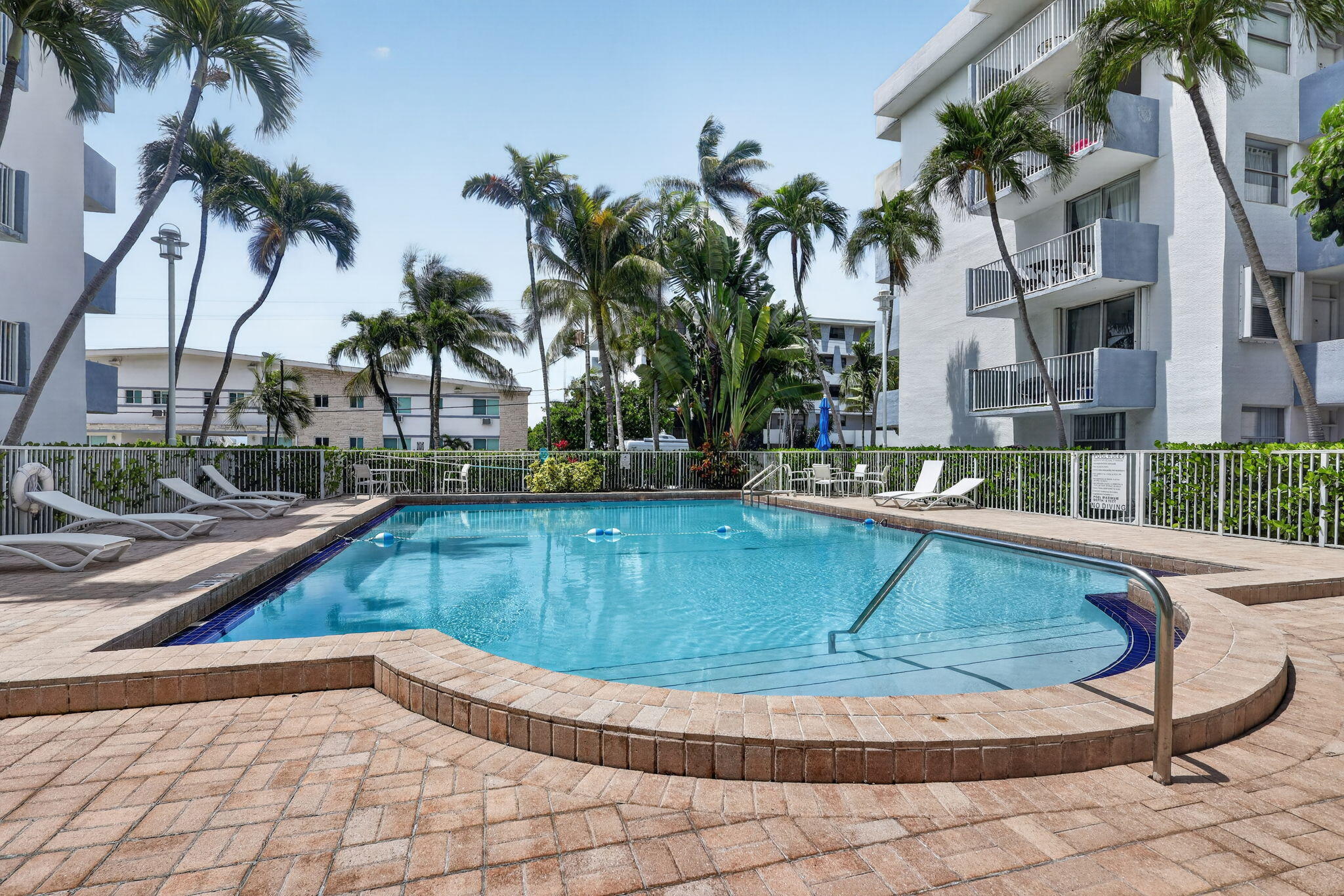 1801 S Treasure Drive 415 — photo