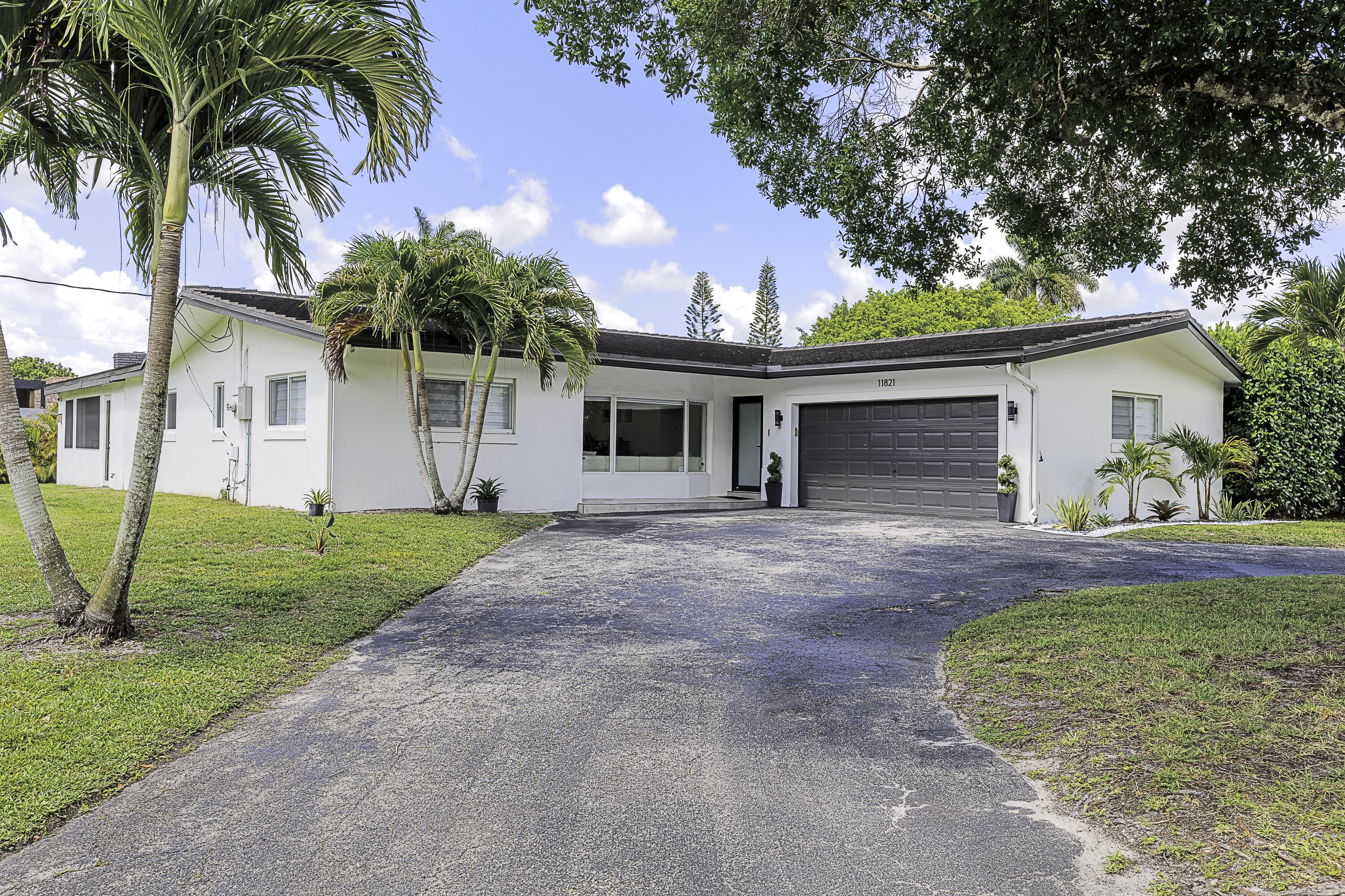 11821 NW 6th Court — photo