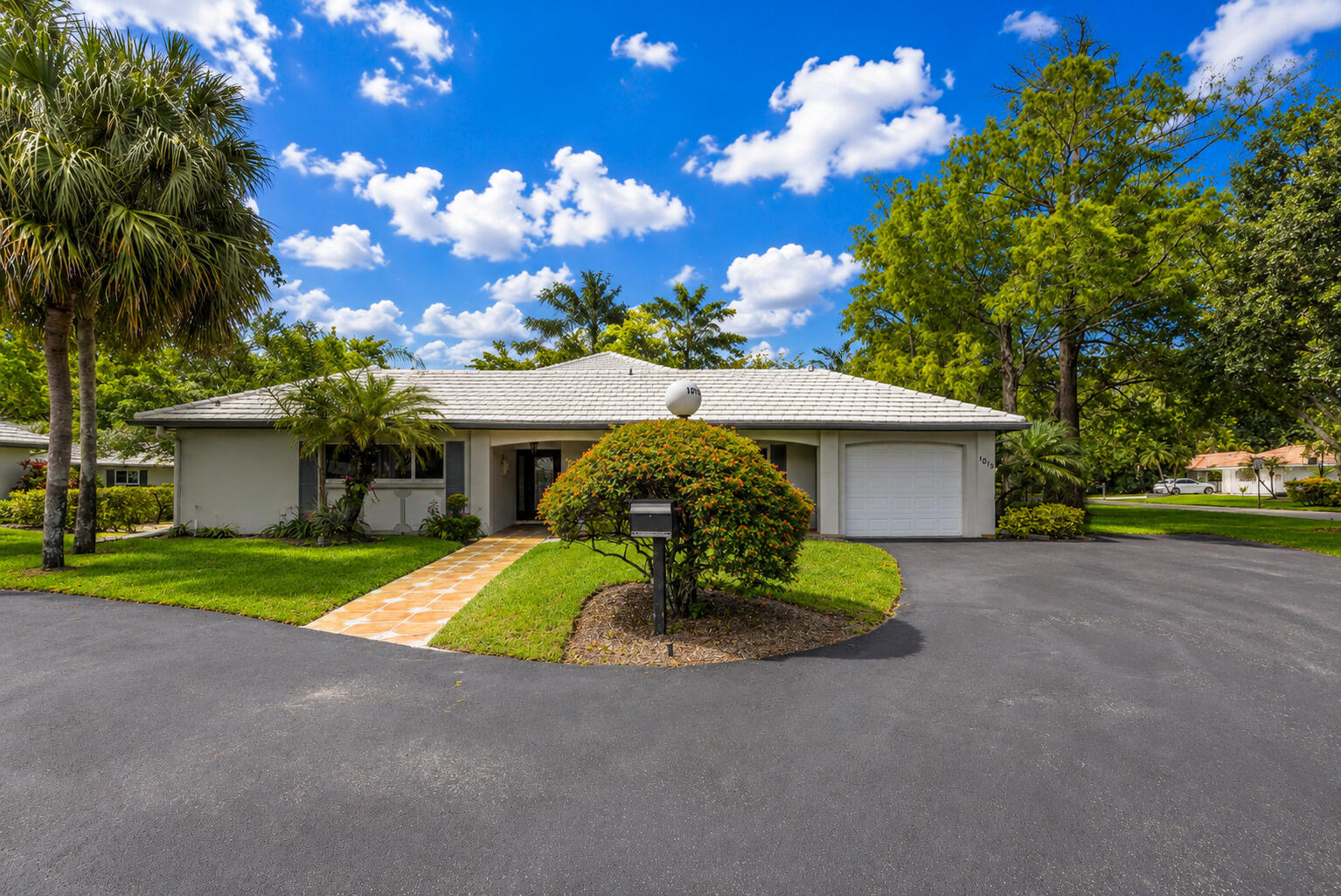 1019 E Cypress Drive — photo