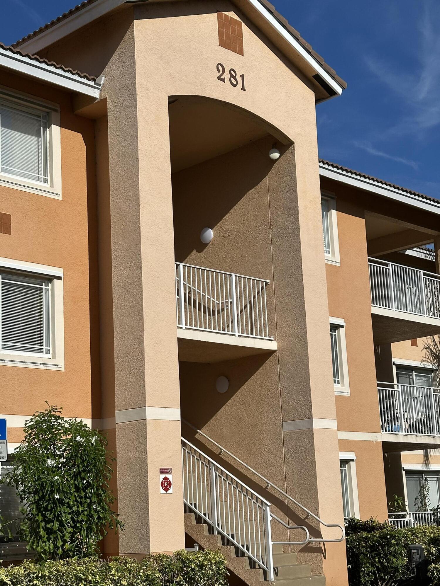 281 SW Palm Drive 201 — photo