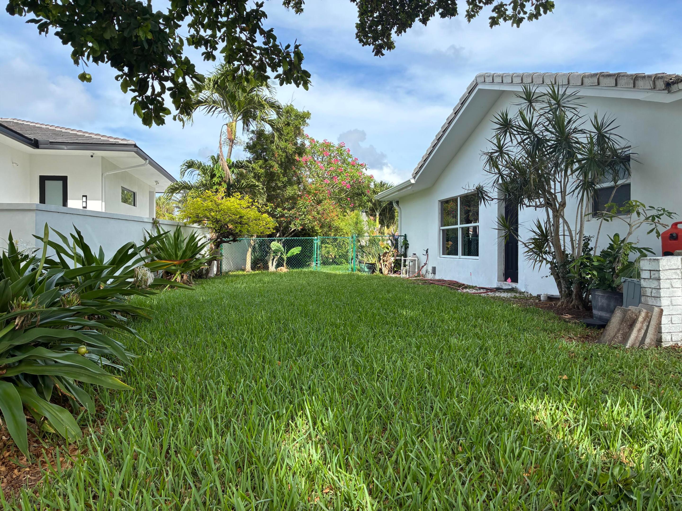 5660 Nassau Drive — photo