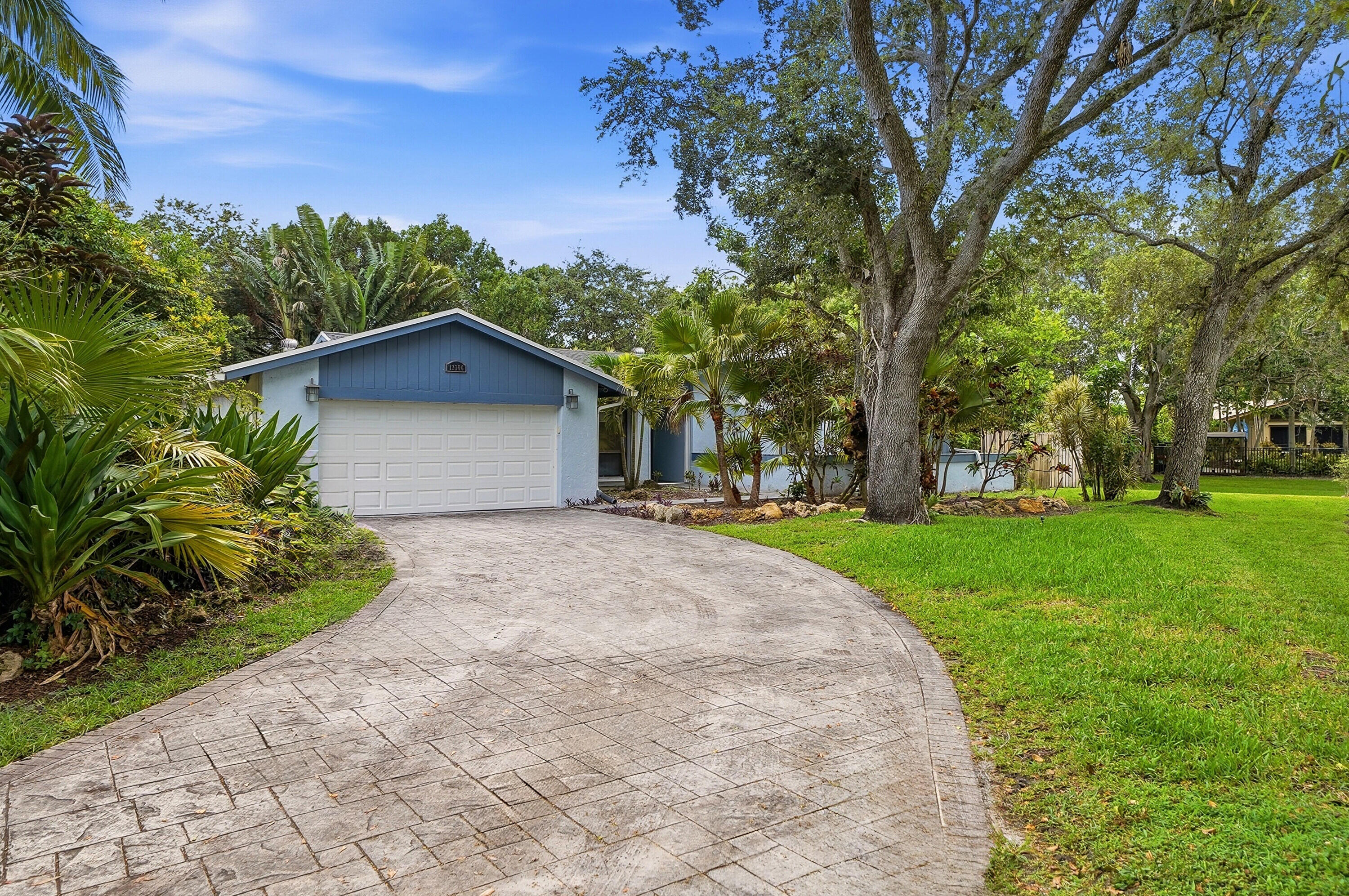 12106 Sailboat Way — photo
