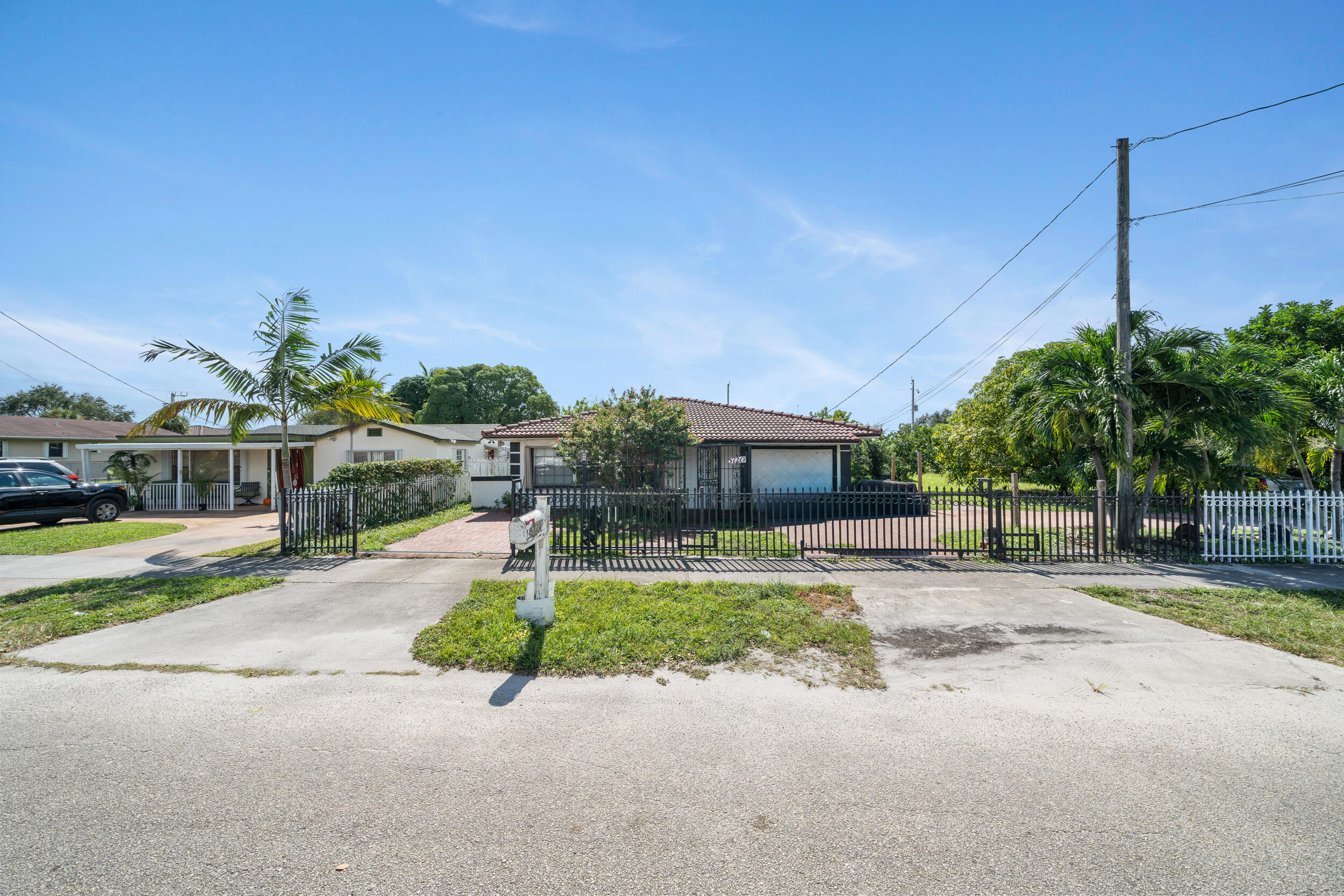 5720 Flagler Street — photo