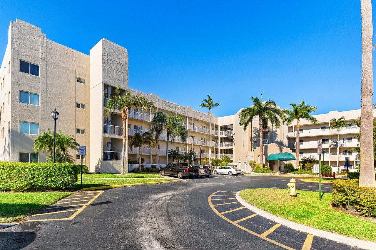 7775 Southampton Terrace 310 — photo