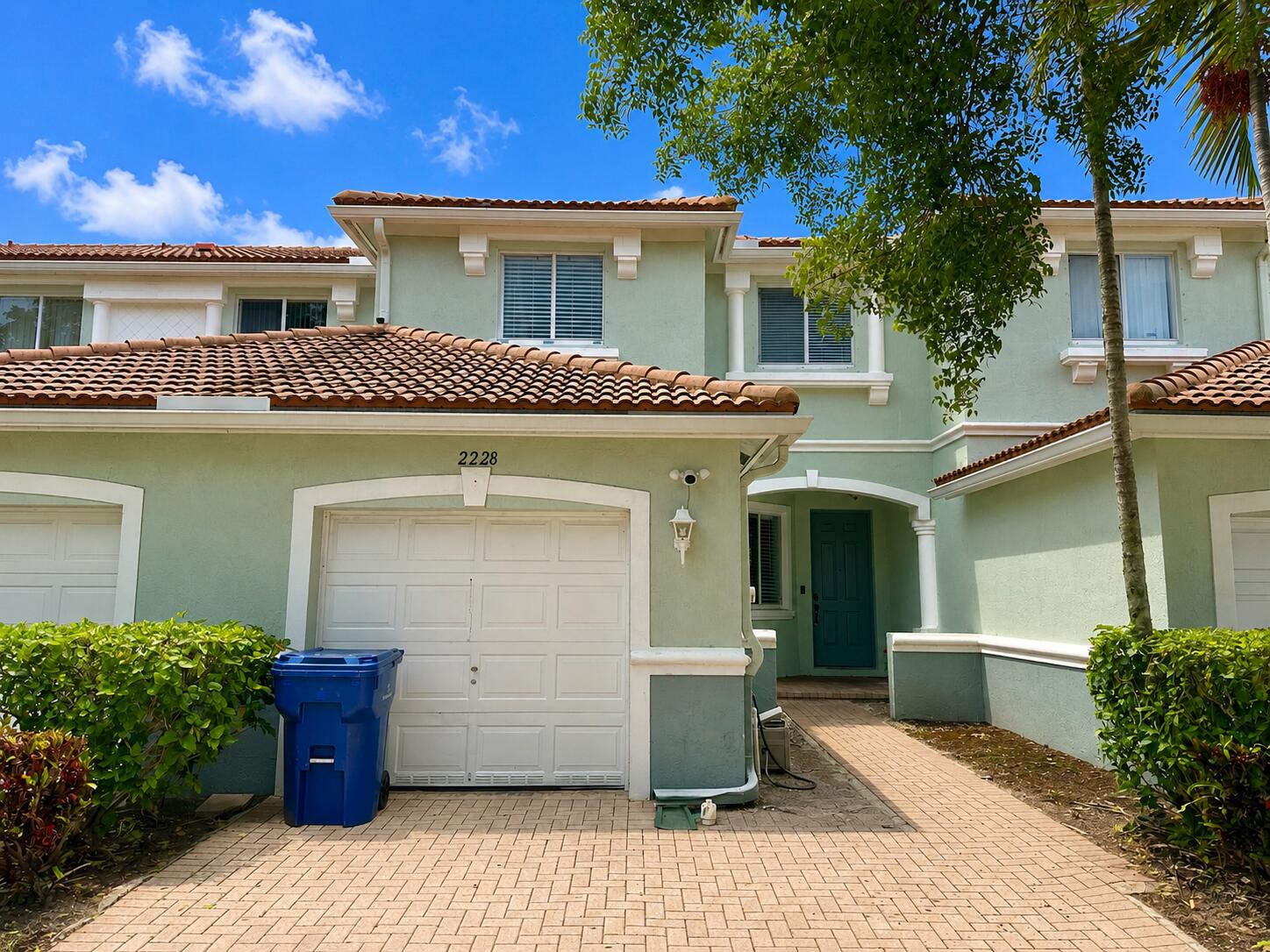 2228 Oakmont Drive — photo