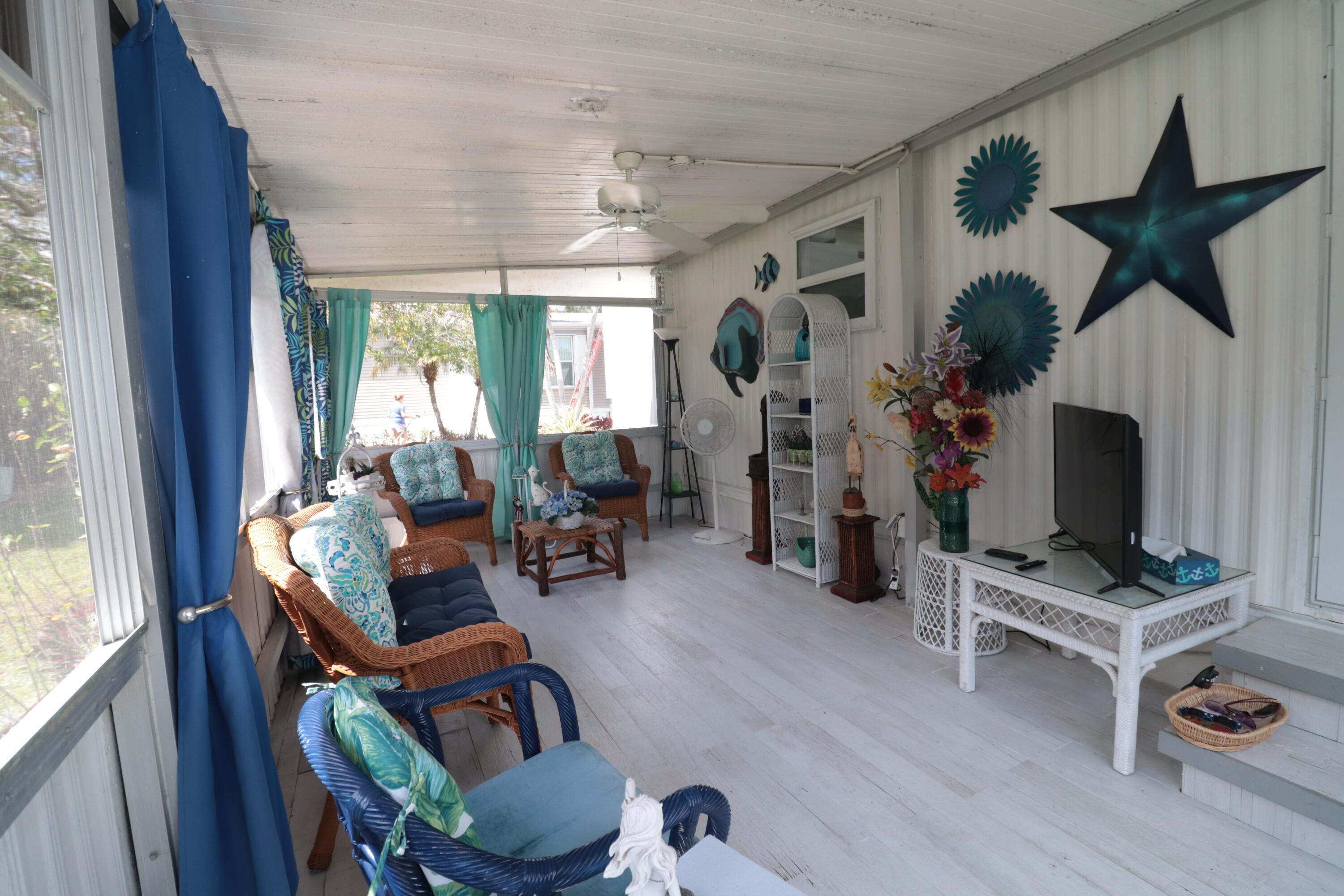 1011 Andros — photo
