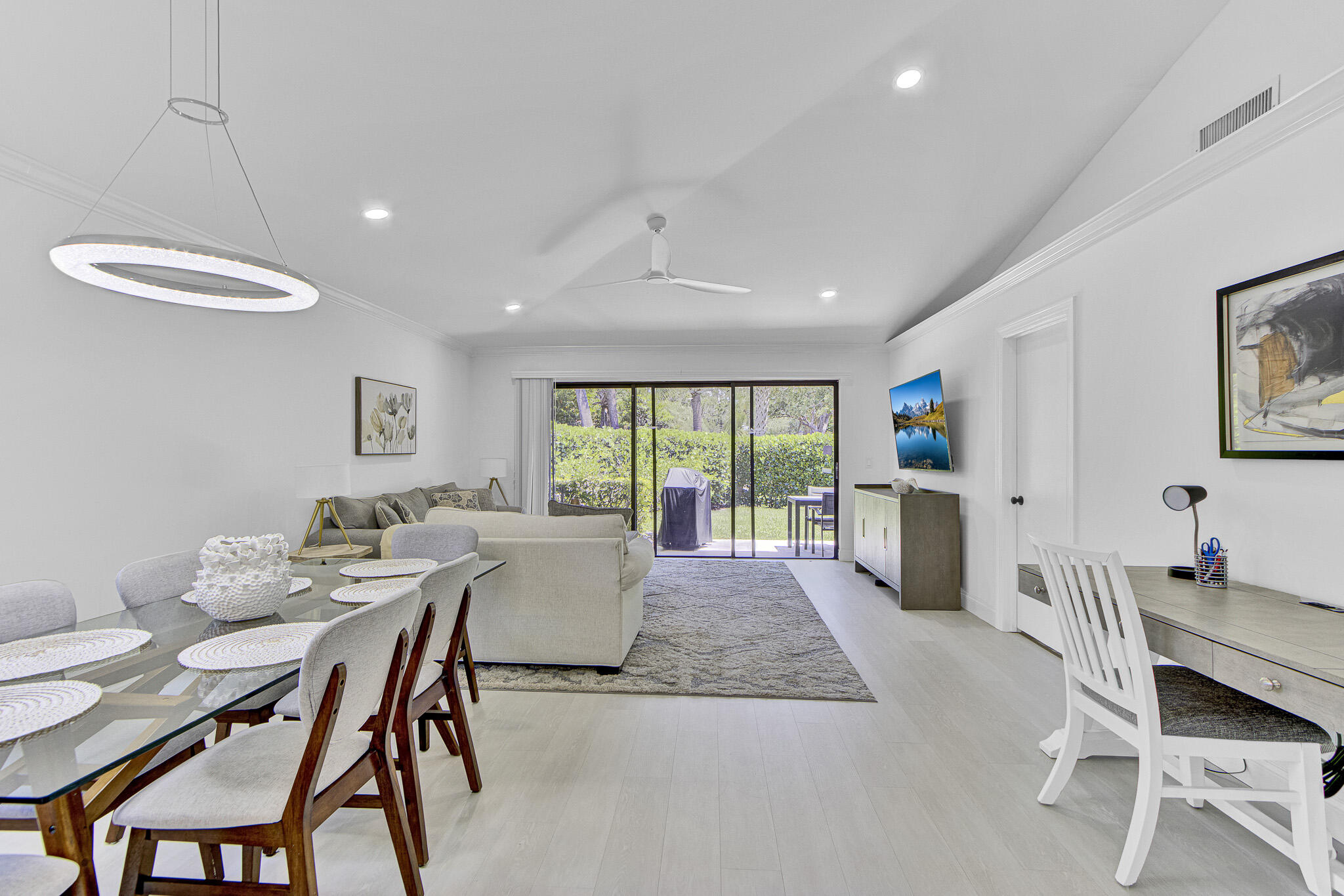 106 Club Drive — photo