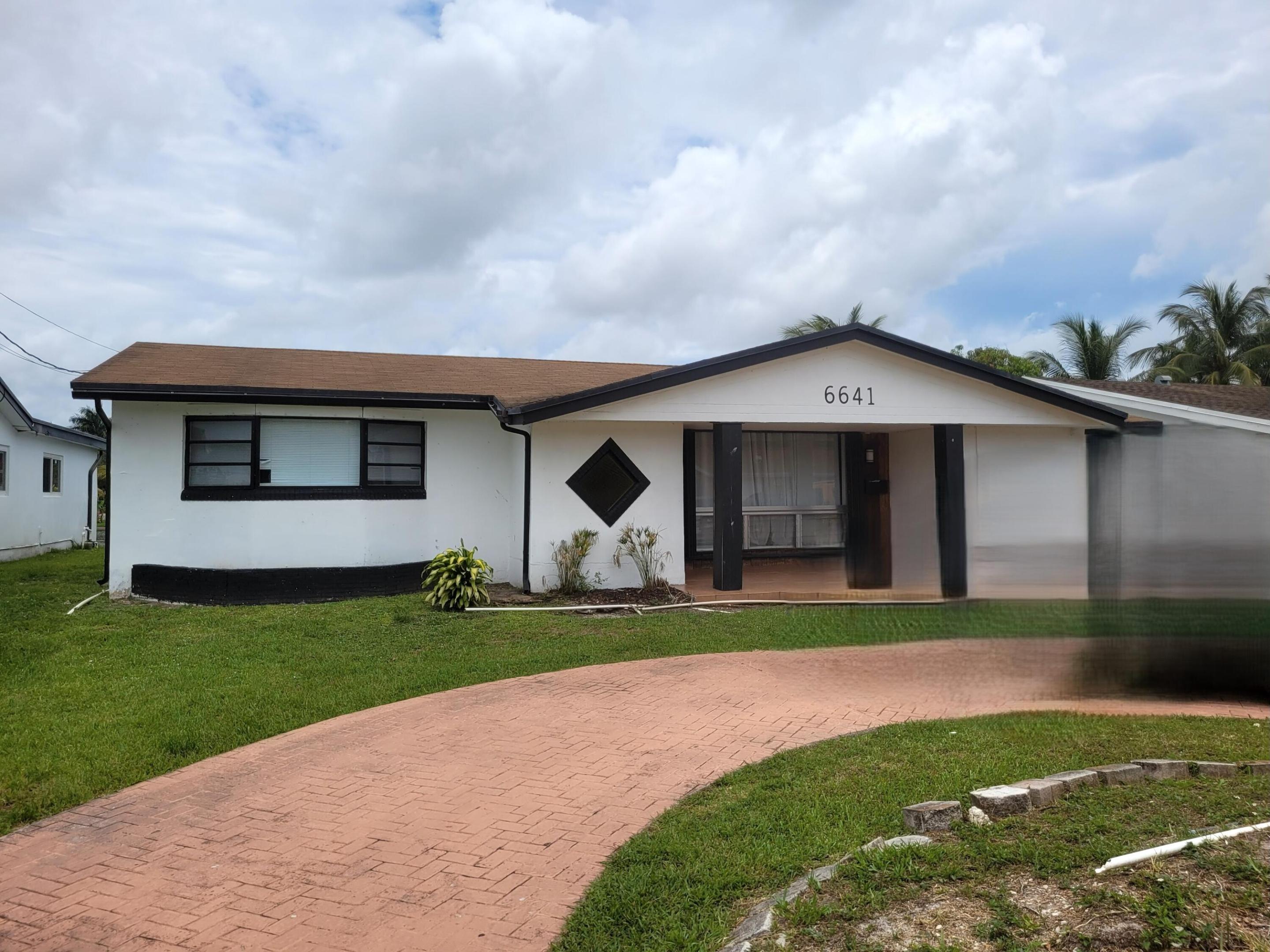 6641 Emerald Lake Drive — photo