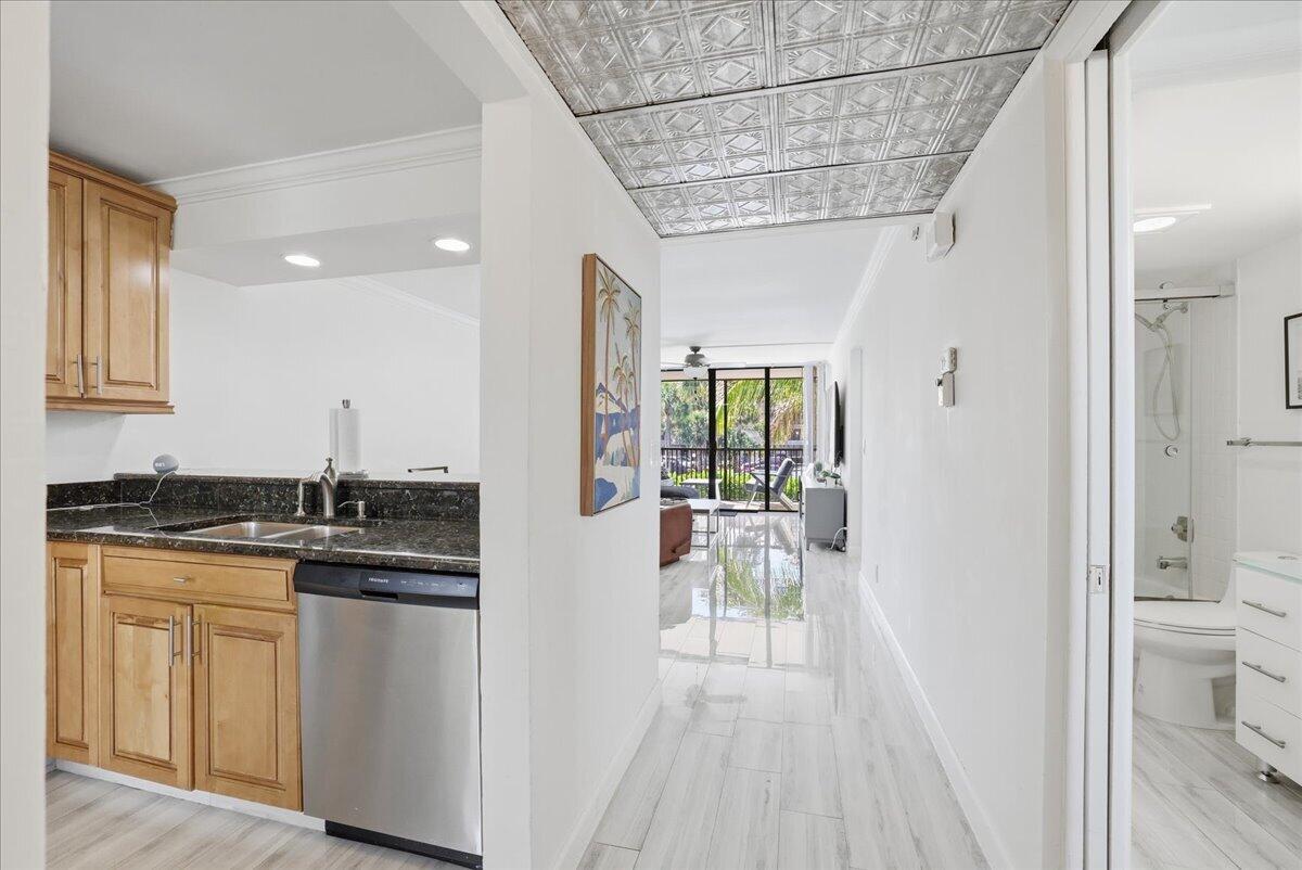16 Royal Palm Way 205 — photo