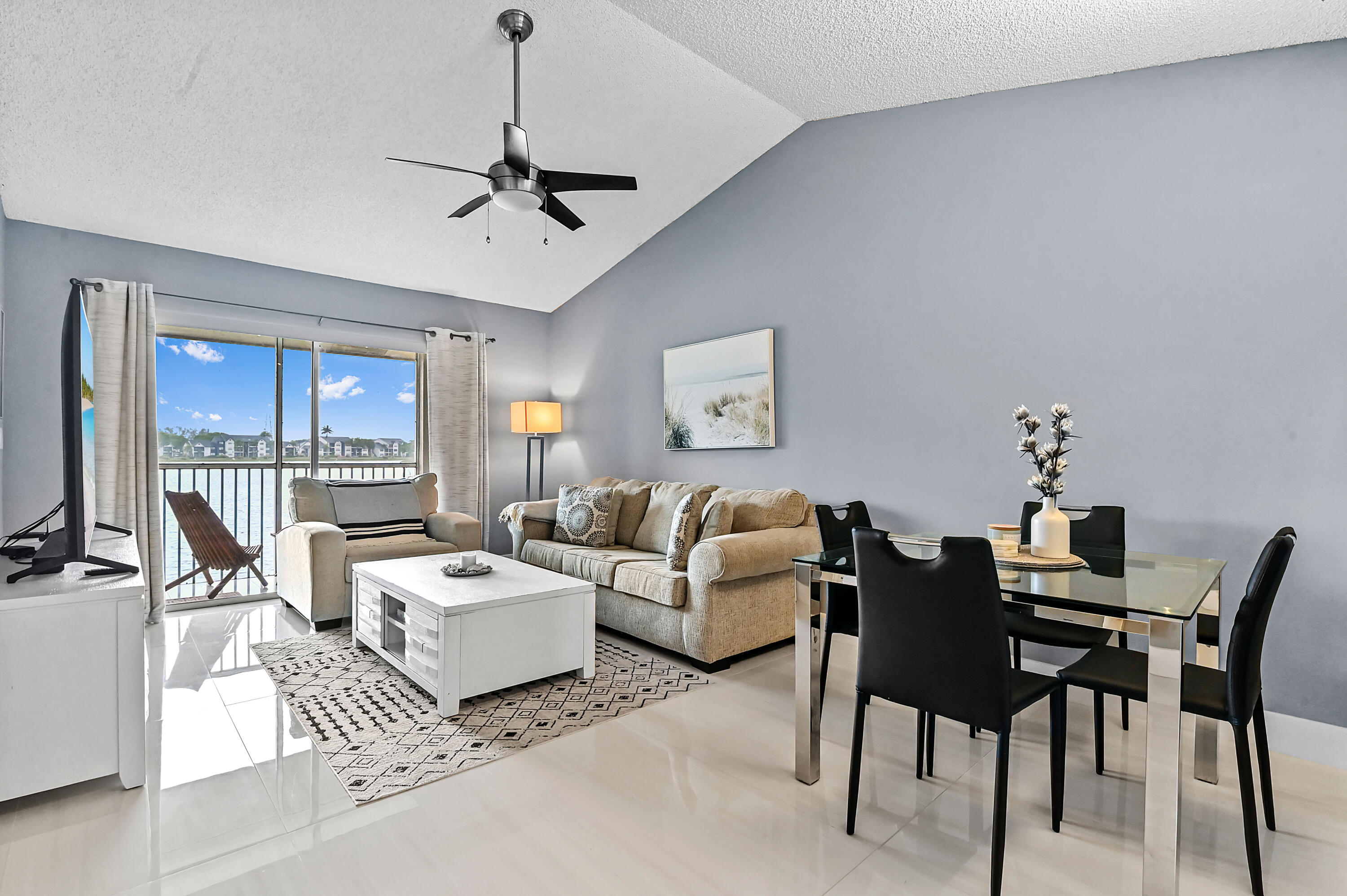 5530 Lakeside Drive 203 — photo