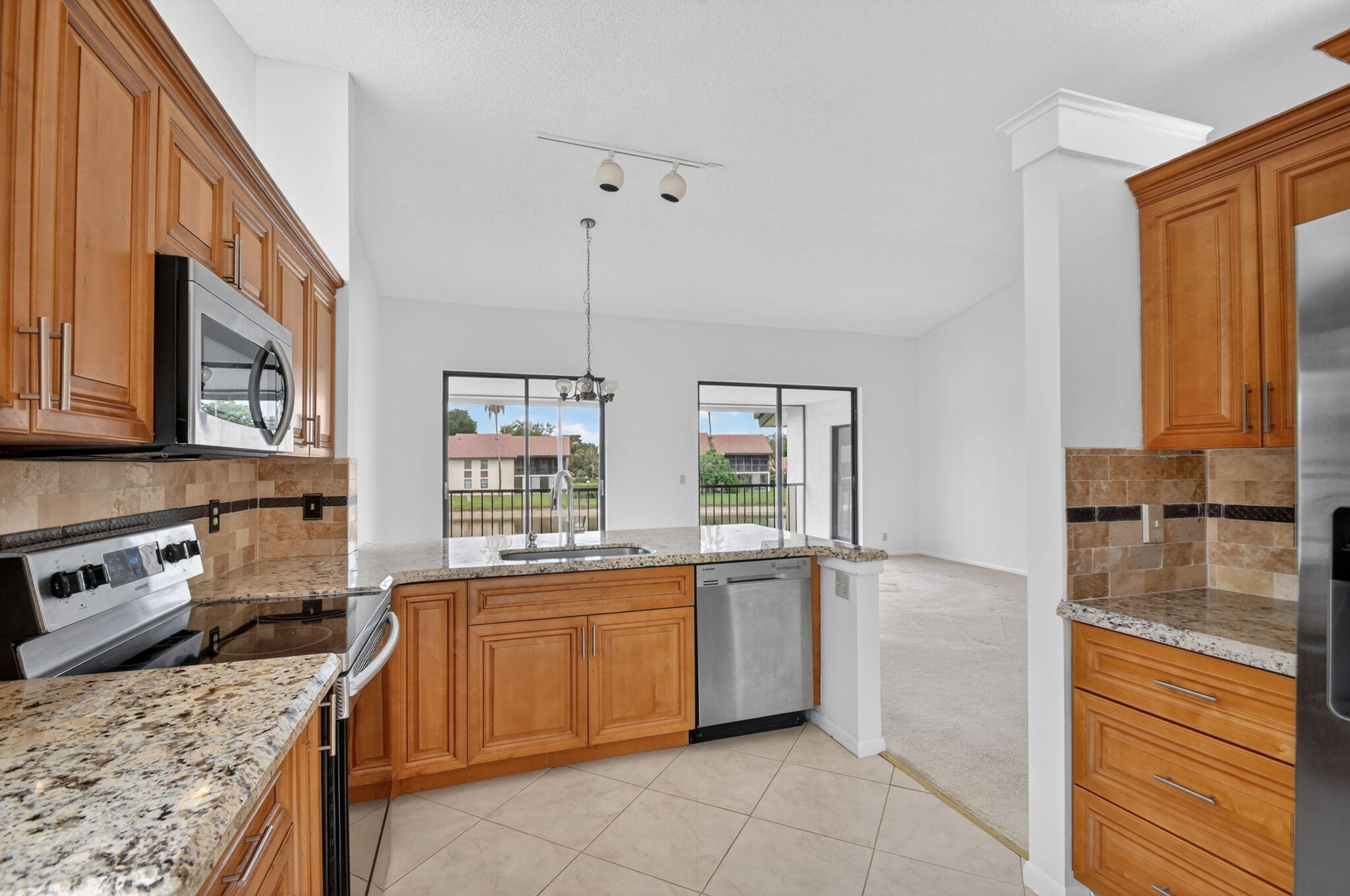 10231 N Circle Lake Drive 201 — photo