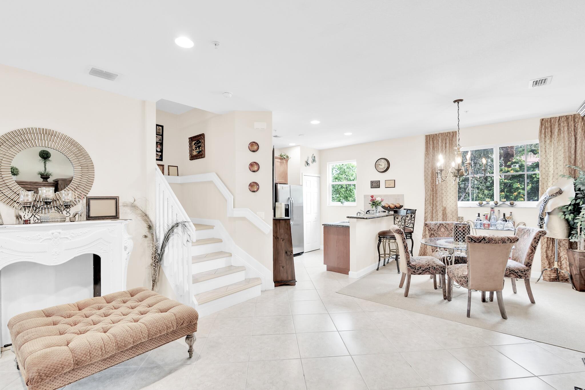 528 Bayfront Drive — photo