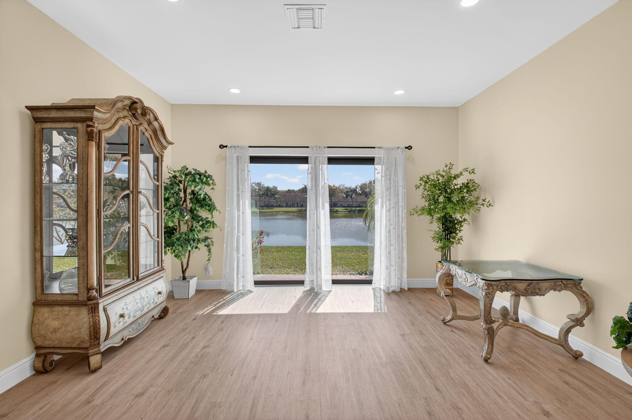 8350 Springlake Drive — photo
