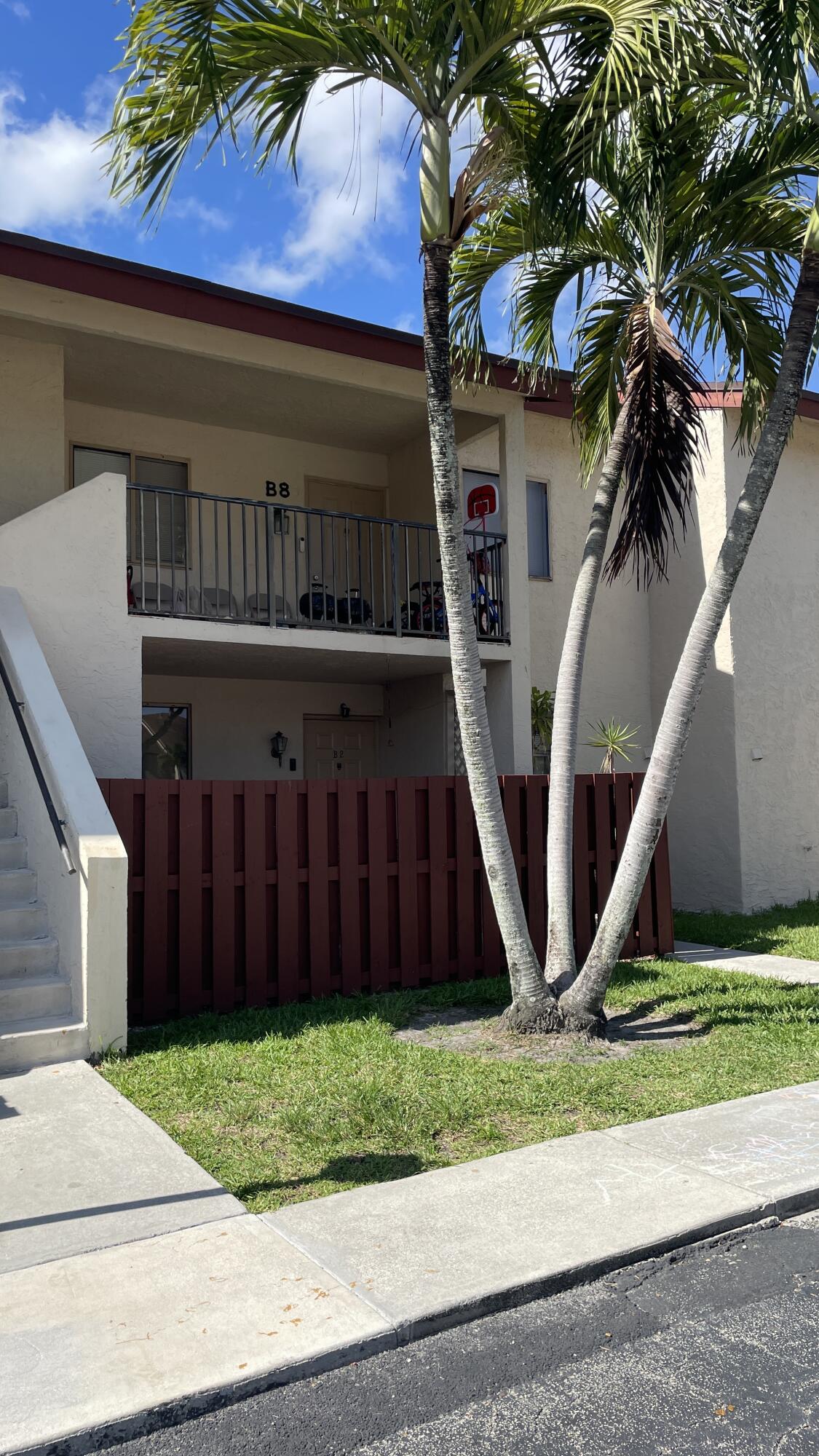 7911 Southgate Boulevard B2 — photo