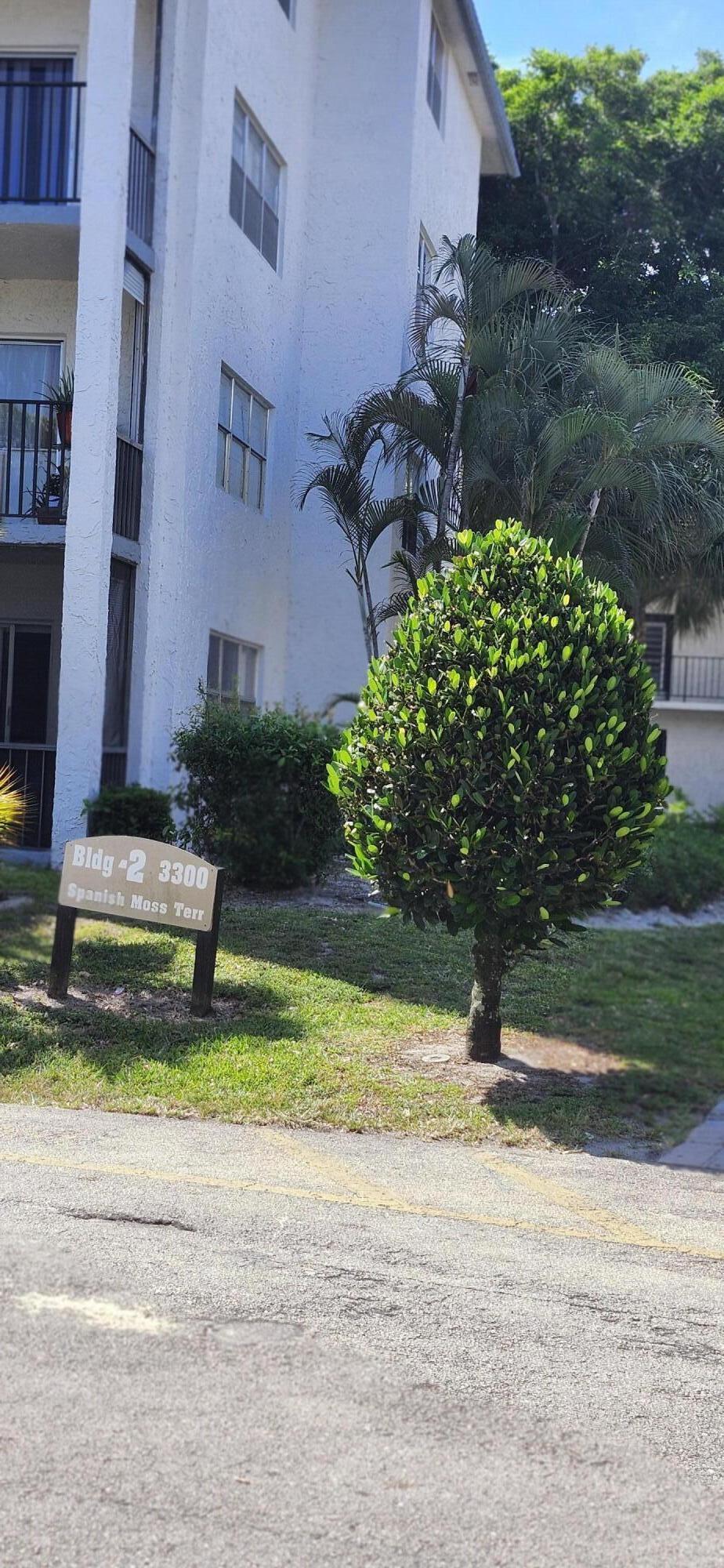 3300 Spanish Moss Terrace 402 — photo