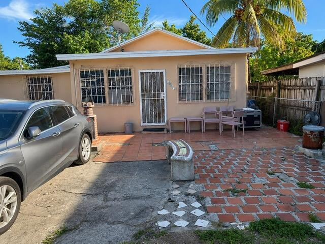 1850 NW 35th Street — photo