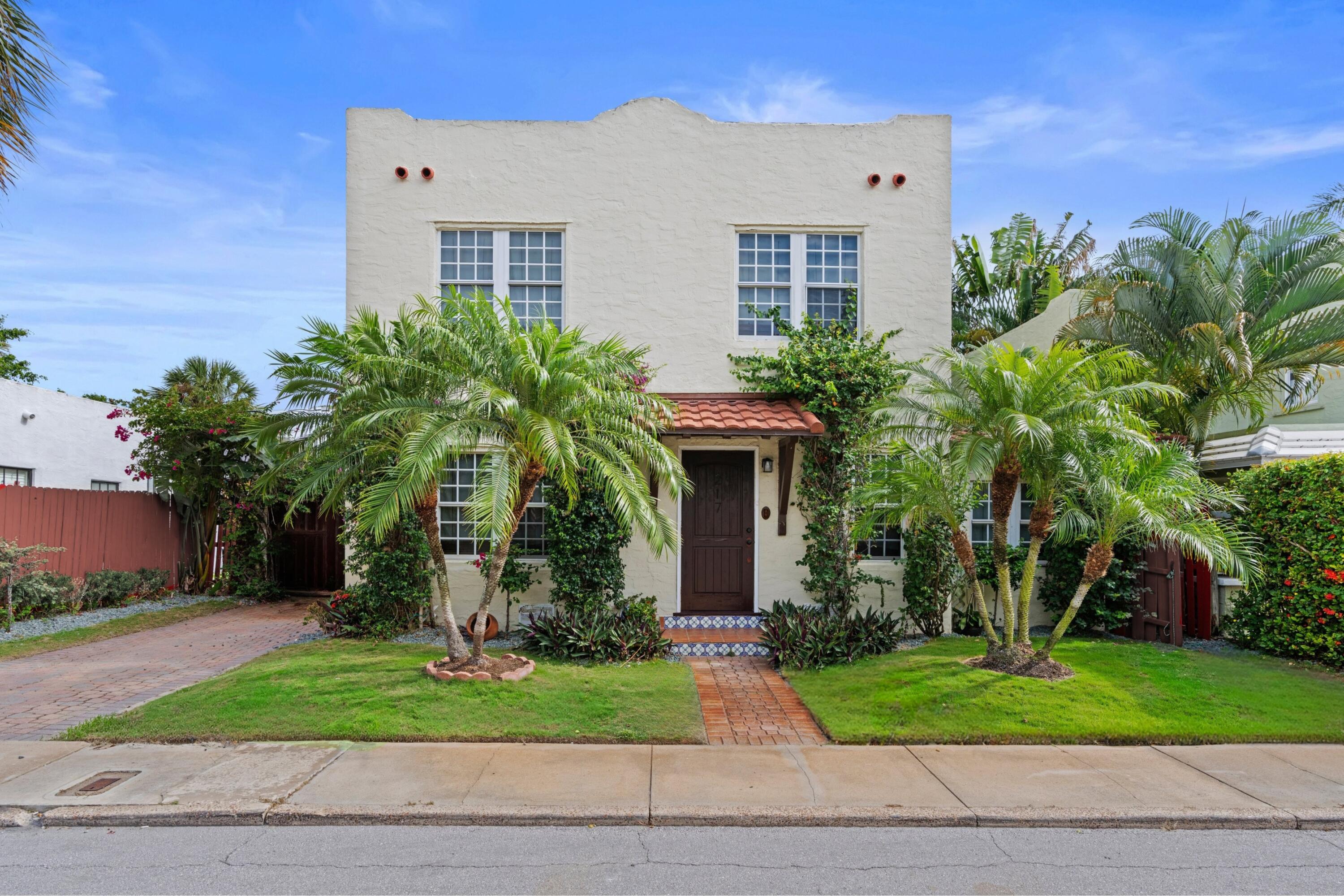 217 Lytton Court — photo