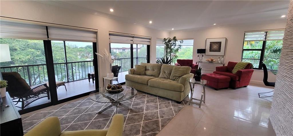 6010 S Falls Circle Drive 423 — photo