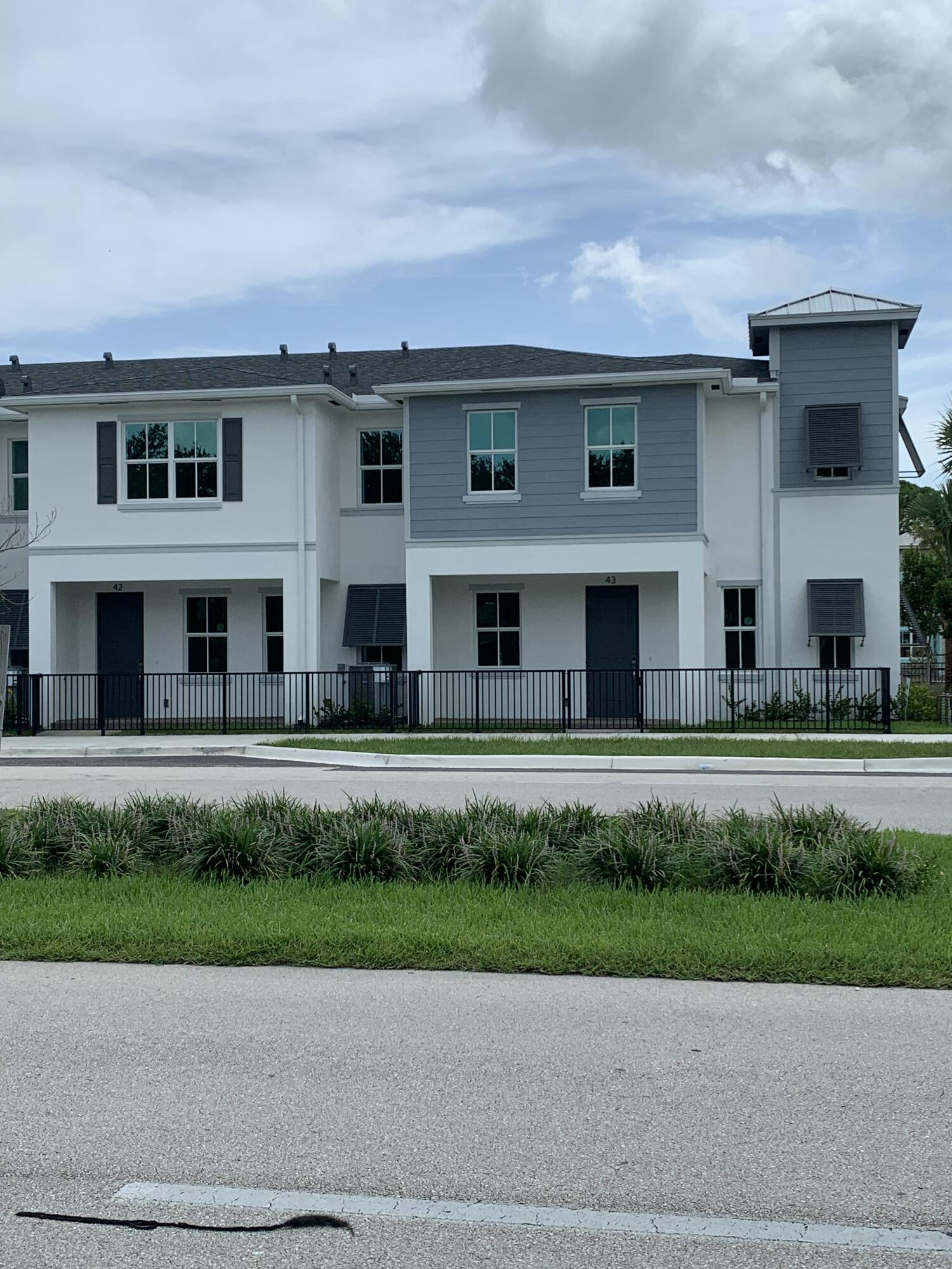 747 SE Central Parkway 42 — photo