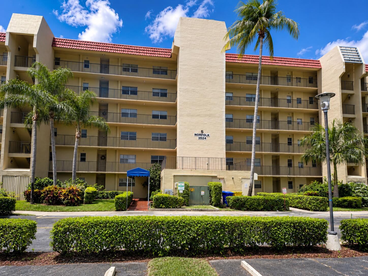 3524 Via Poinciana Apt 104 — photo