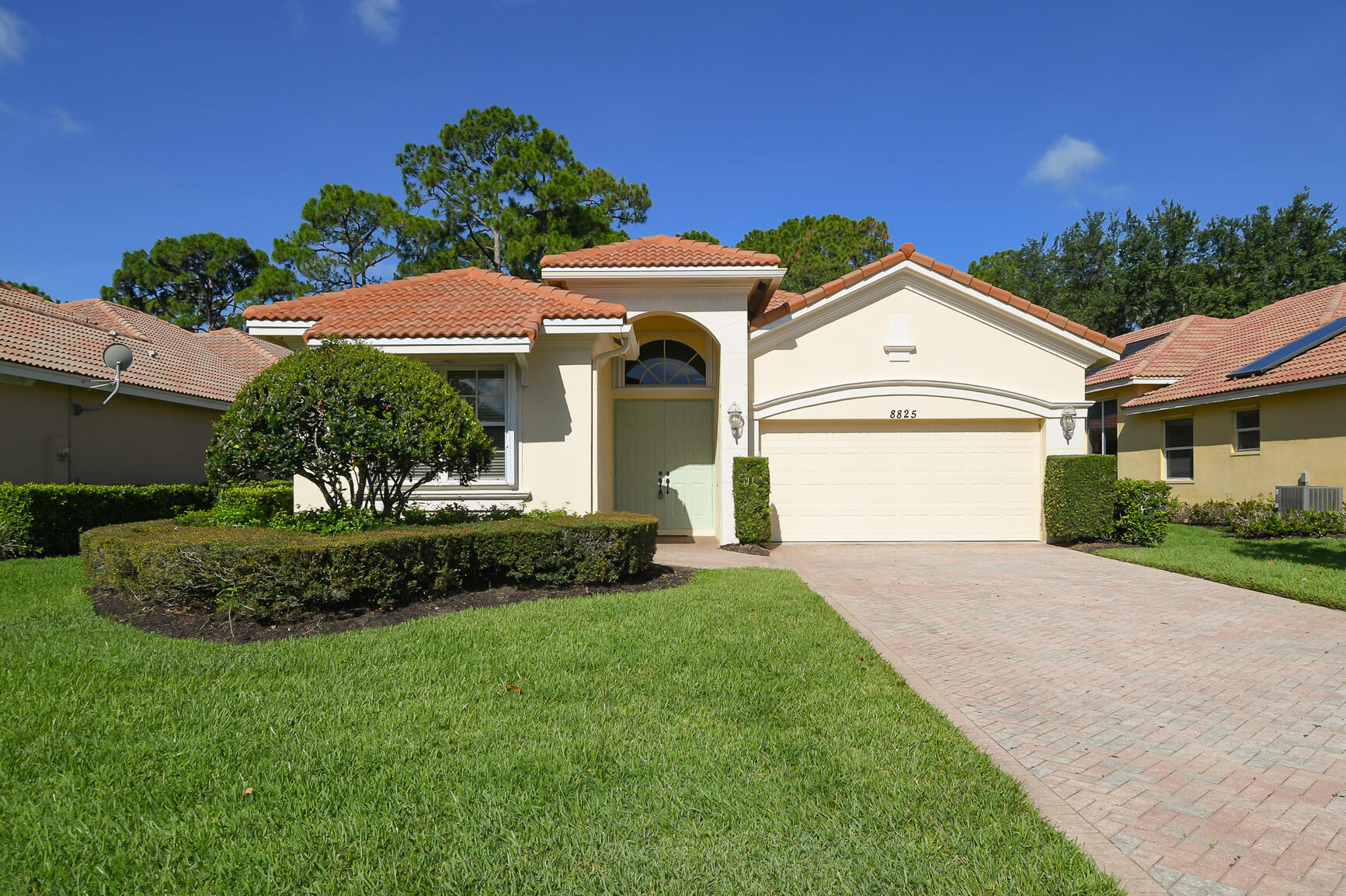 8825 Champions Way — photo