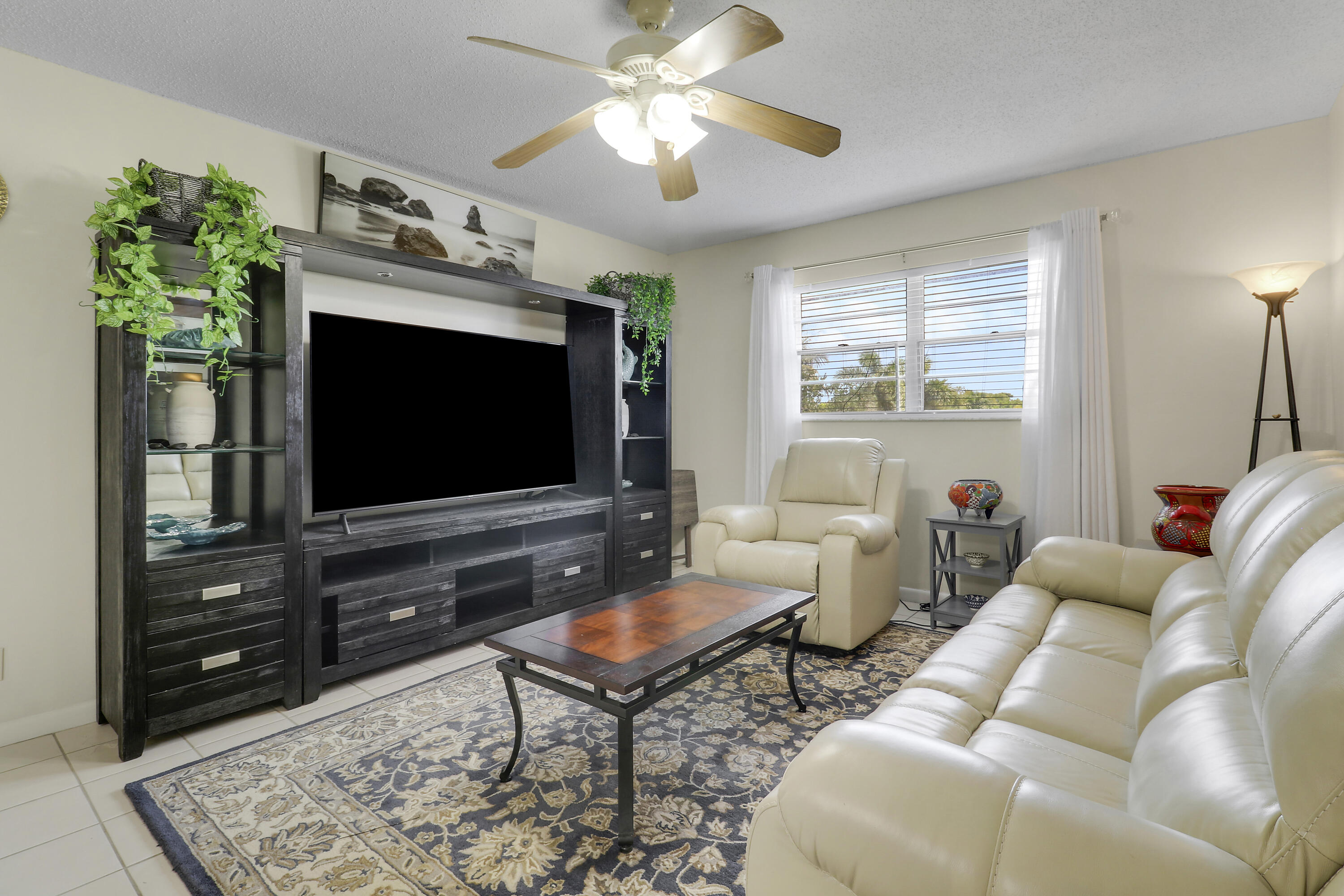 400 Fern Street 1C — photo