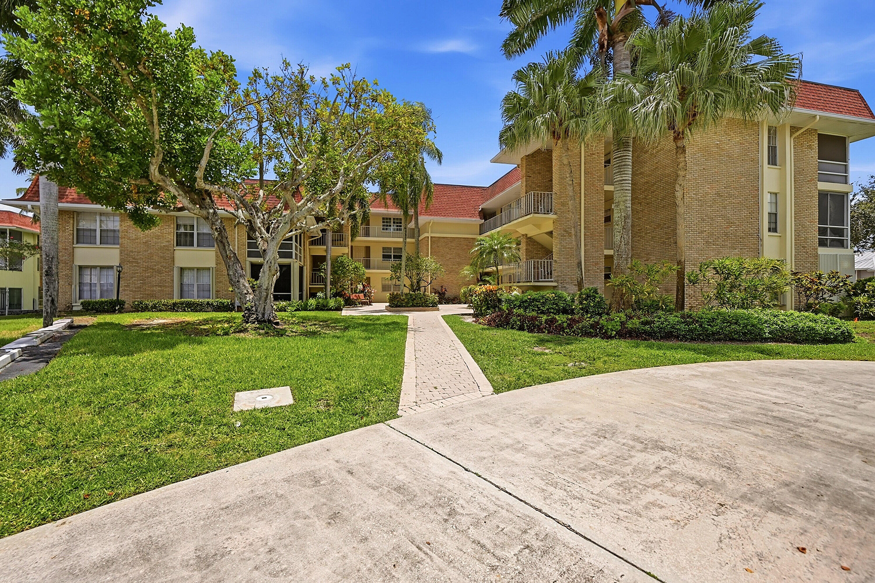 5570 Tamberlane Circle 229 — photo