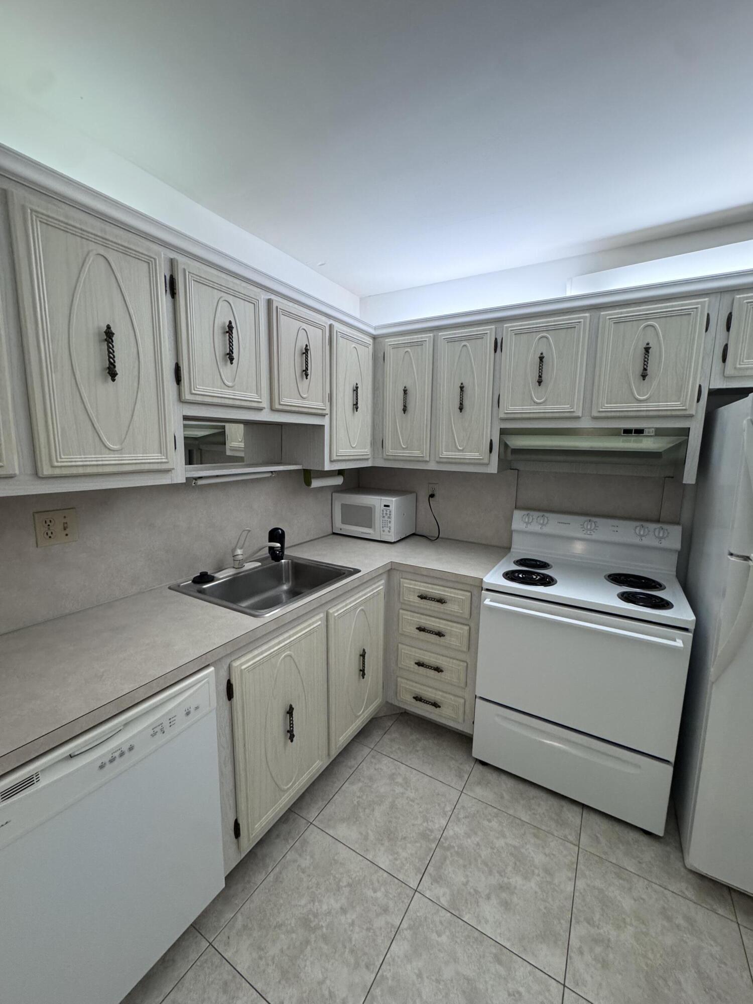 5660 SW 3rd Place 105 — photo