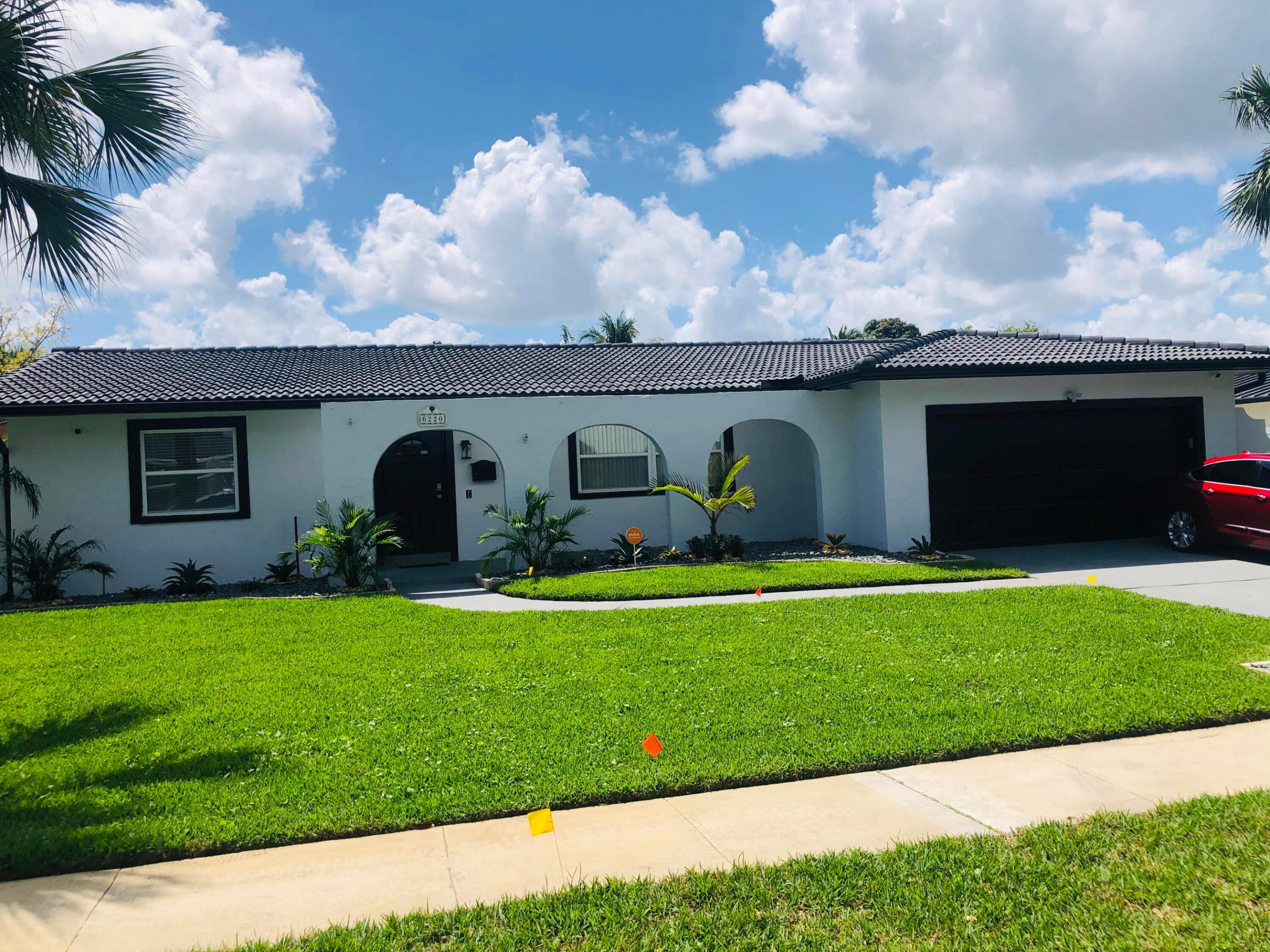 6220 SW 14th Street — photo