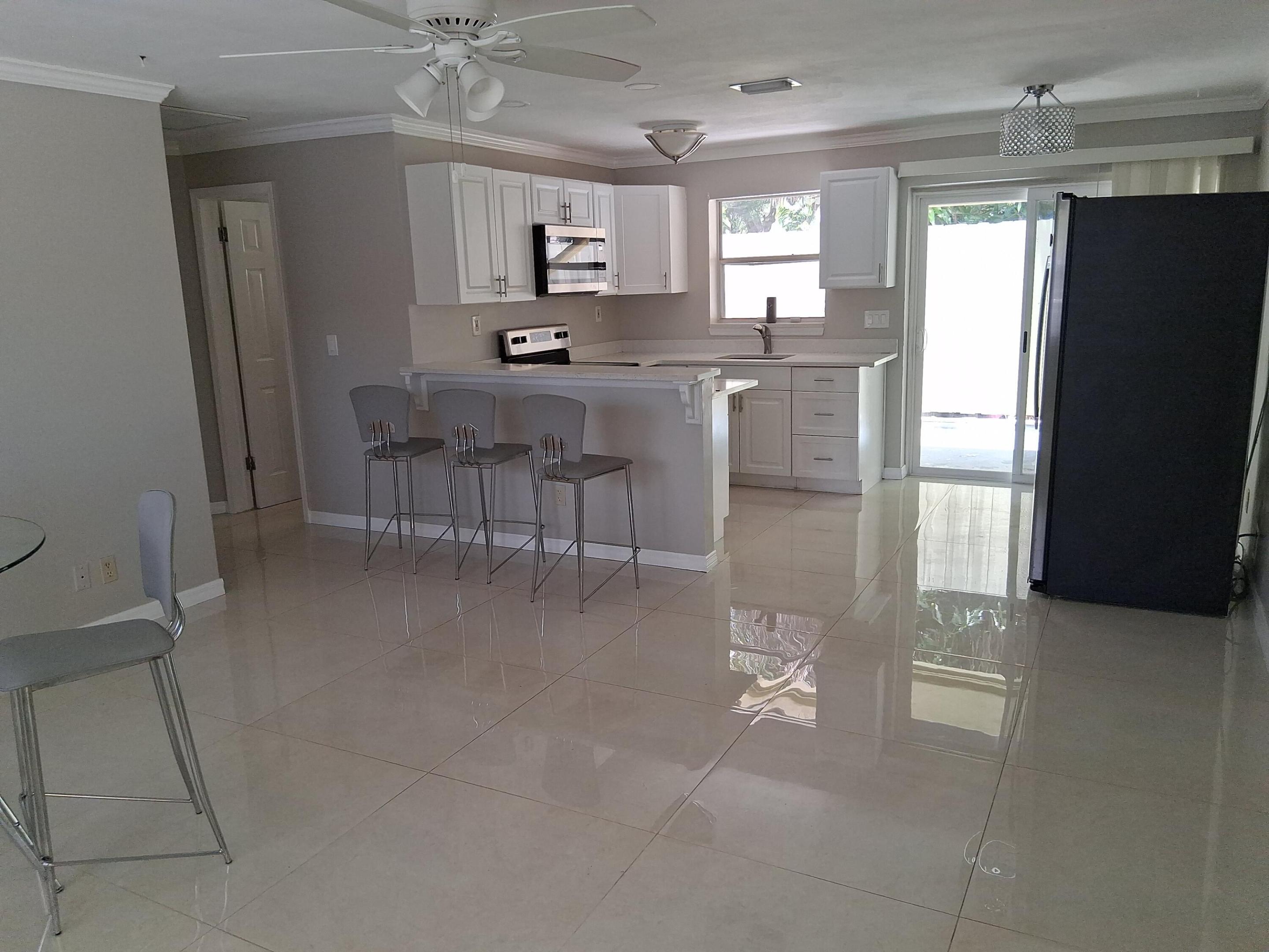 212 Palmetto Drive — photo