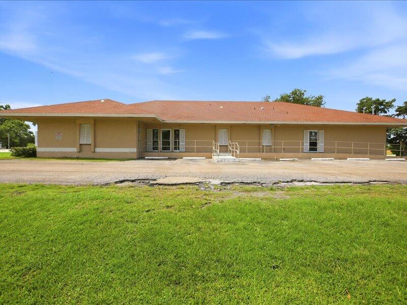 1100 S Main Street, Belle Glade, FL — photo