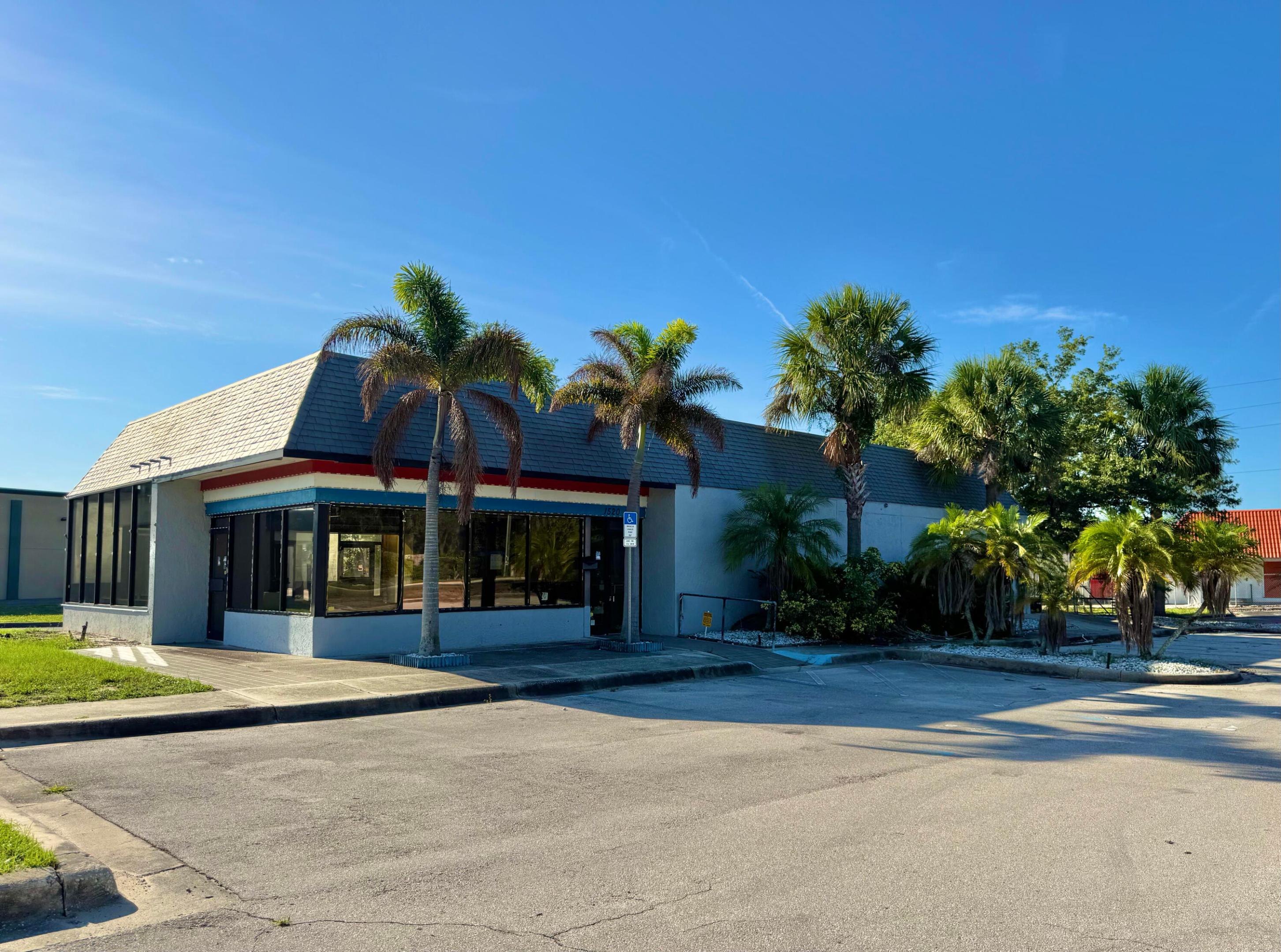1520 Lakeview Drive — photo