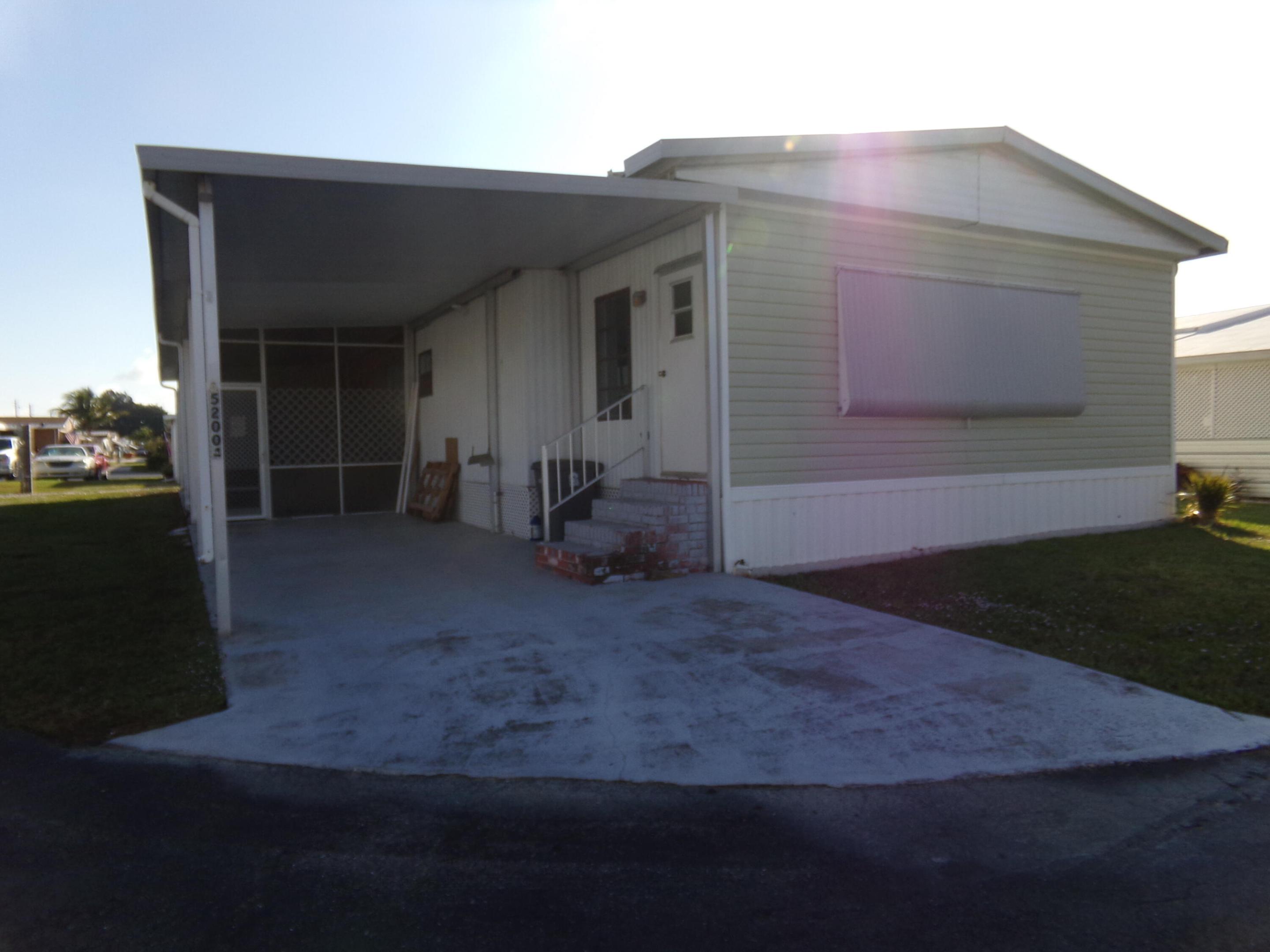 52004 Florinada Bay — photo