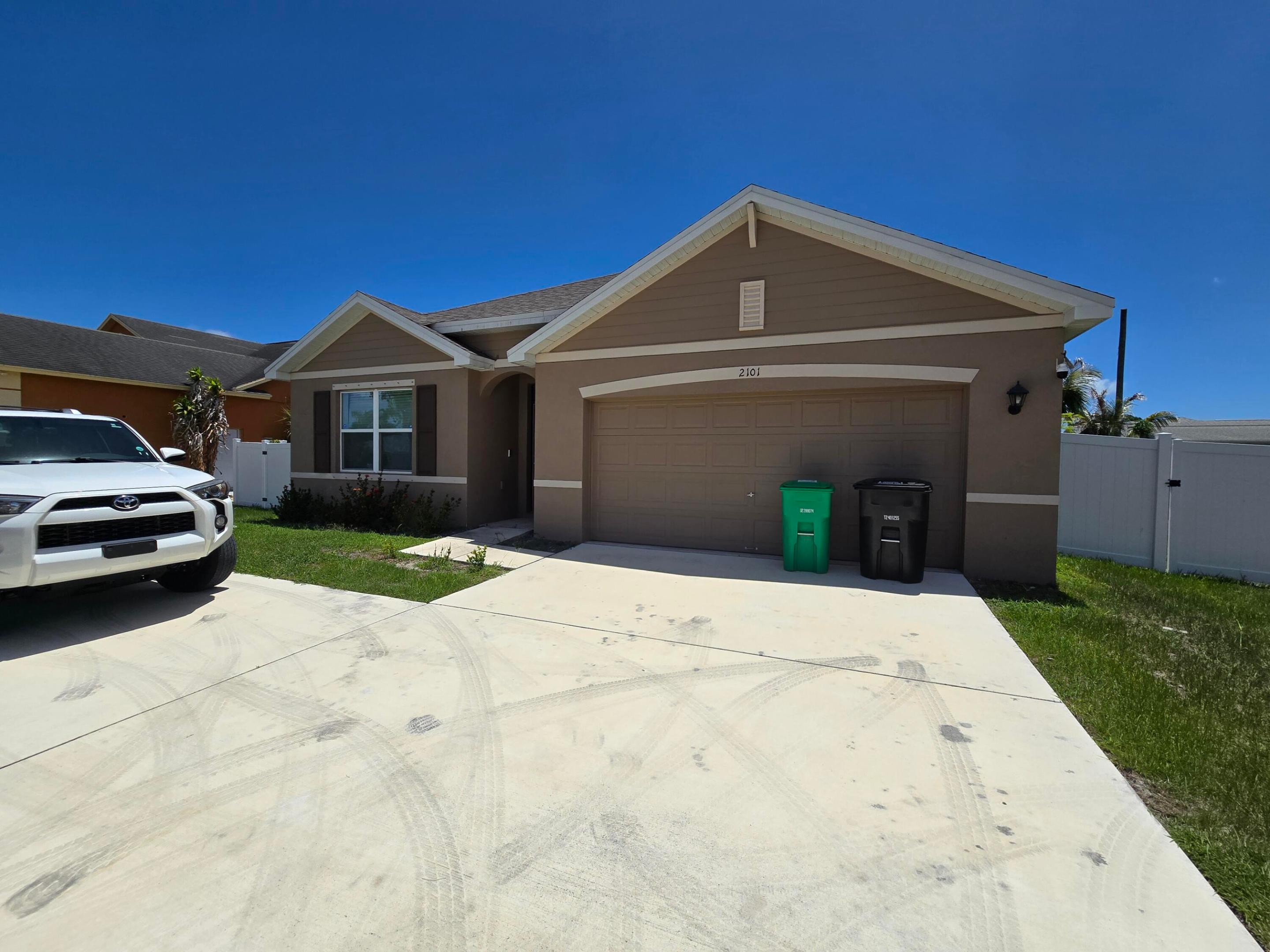 2101 SE Floresta Drive — photo