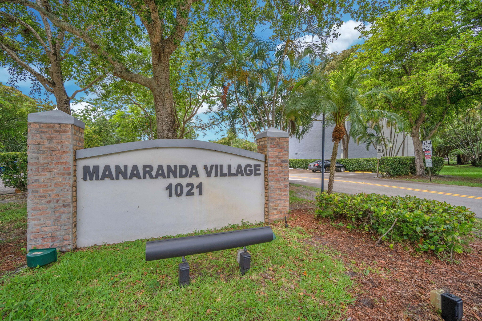 1021 Mockingbird Lane 303 — photo