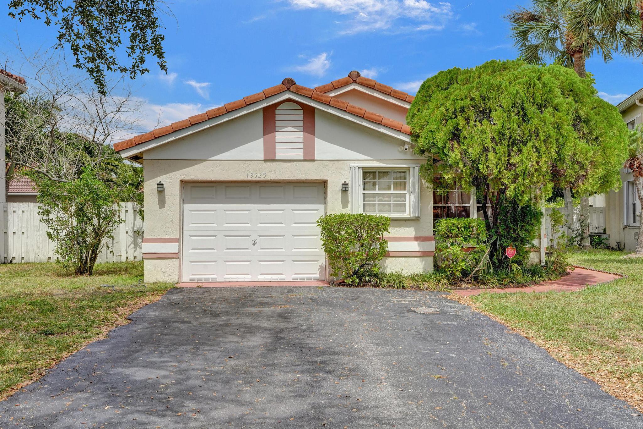 13525 NW 5th Court — photo