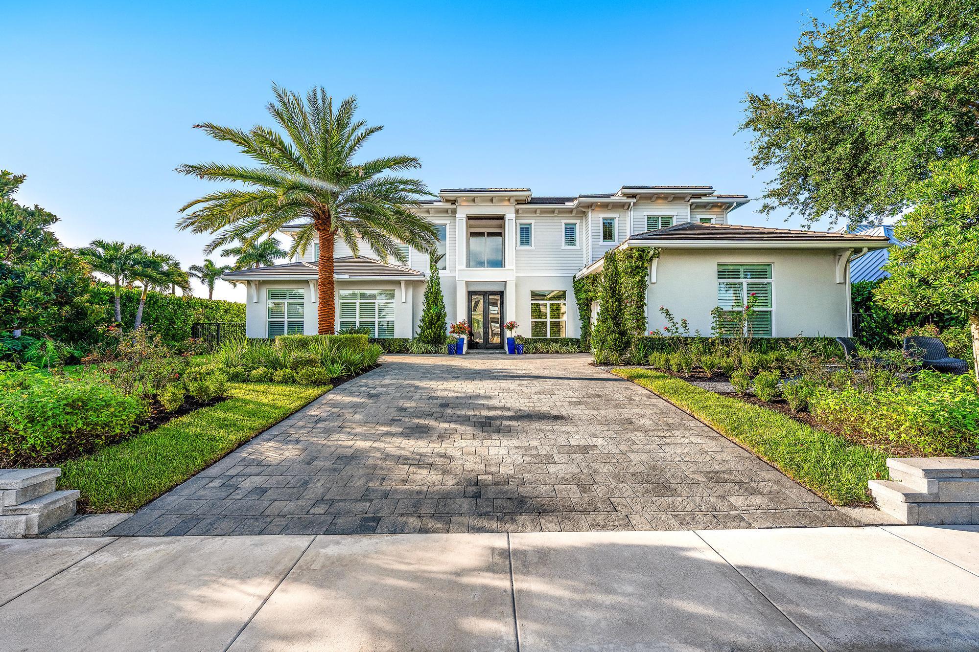 2169 Driftwood Circle — photo