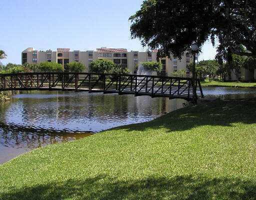 825 Egret Circle 206 — photo