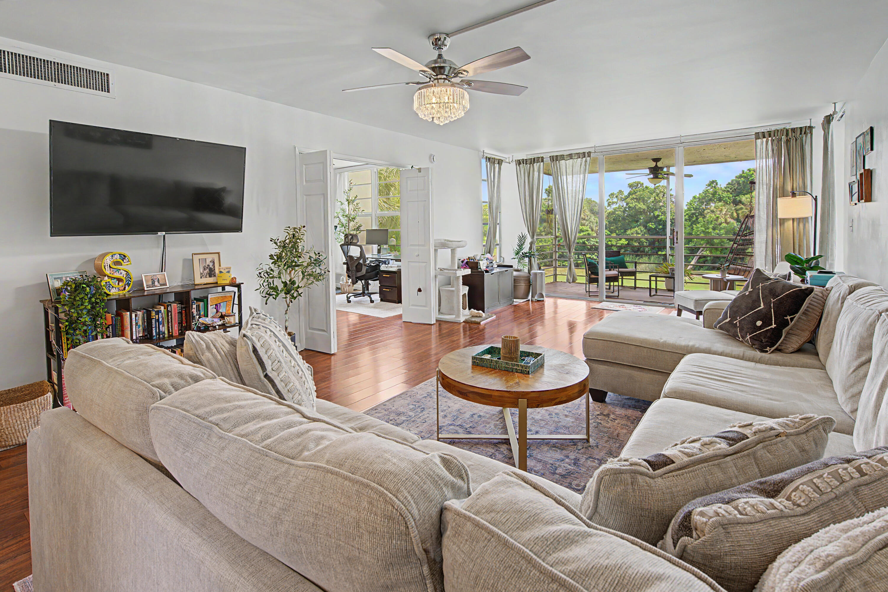 3930 Oaks Clubhouse Drive 304 — photo