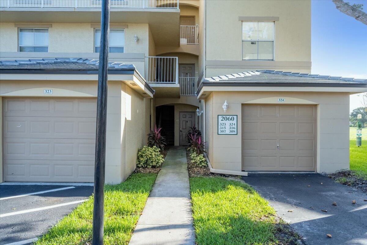 2060 Greenview Shores Boulevard 308 — photo