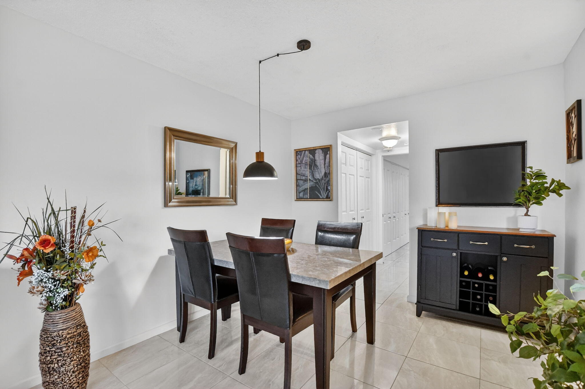 438 Tilford U — photo