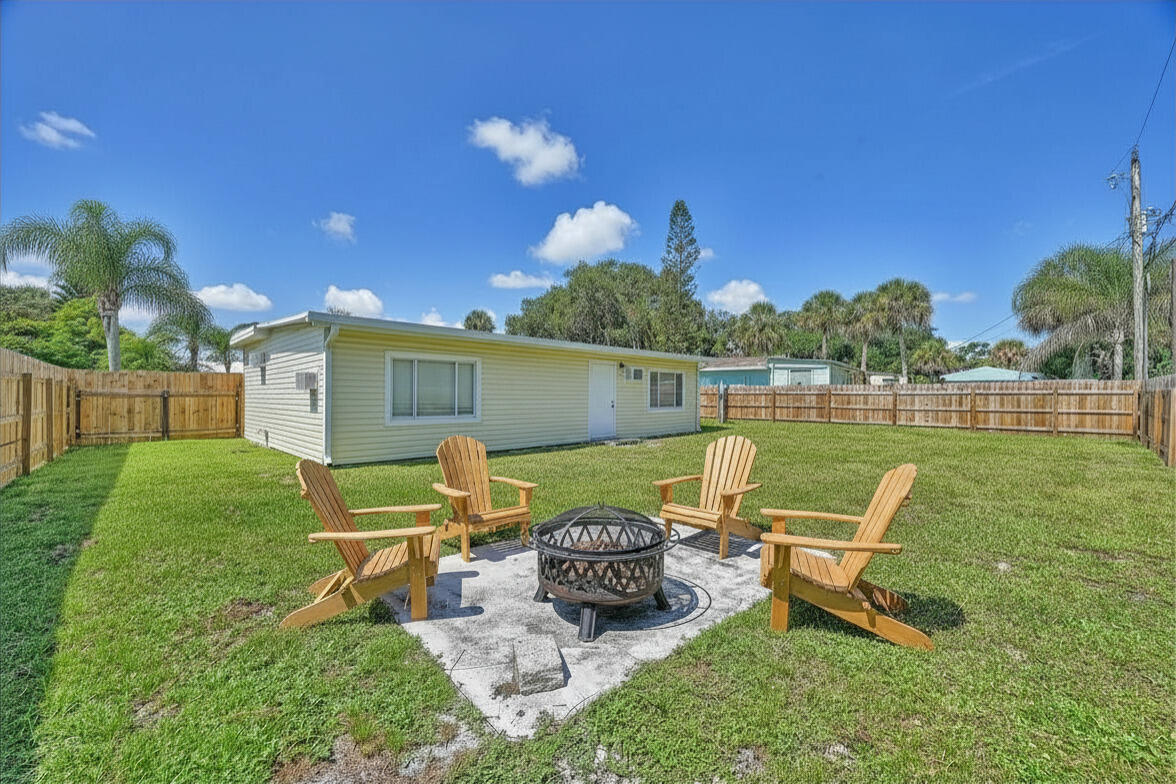 5204 Deanna Lane — photo