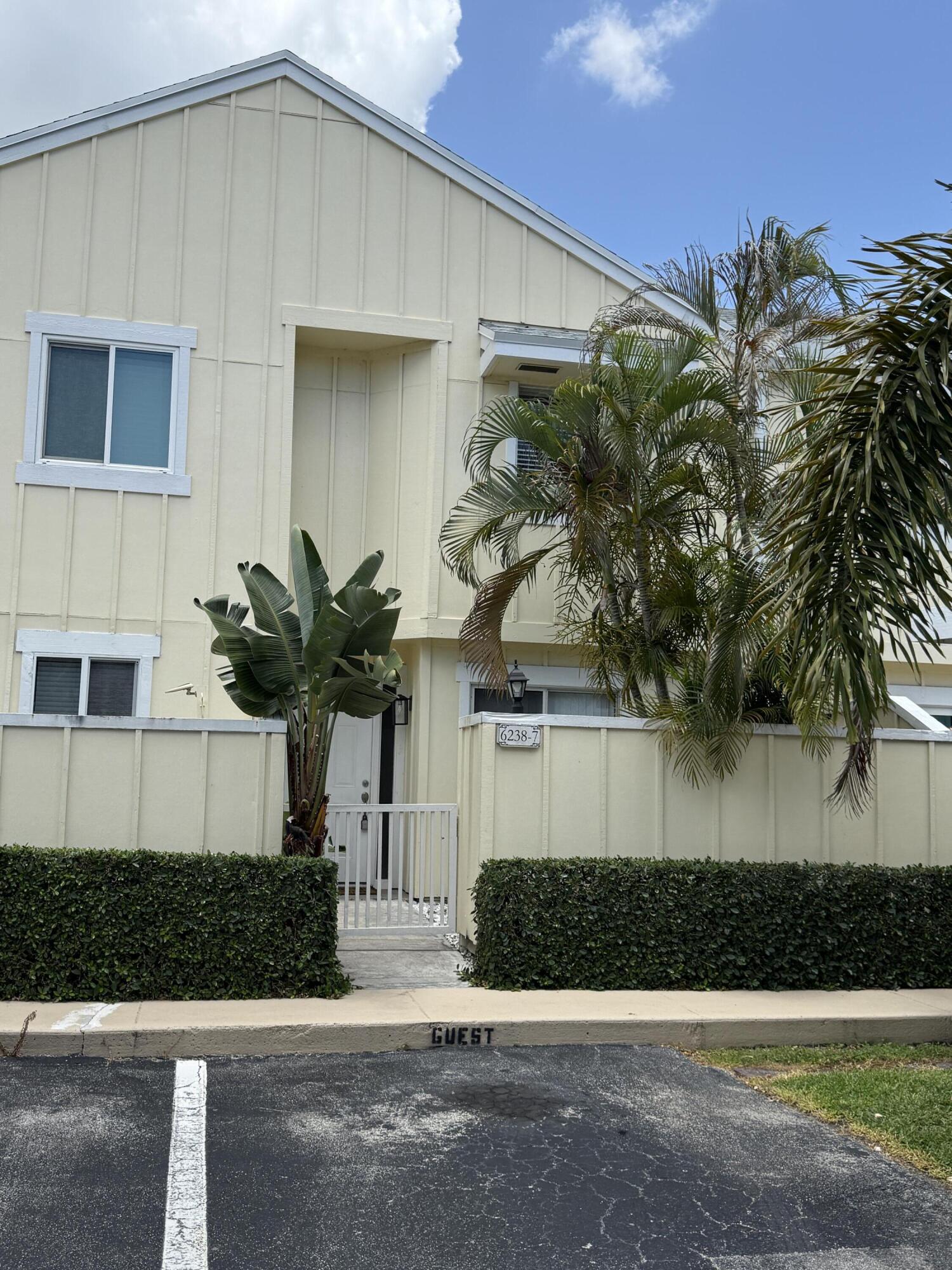 6238 Riverwalk Lane 7 — photo