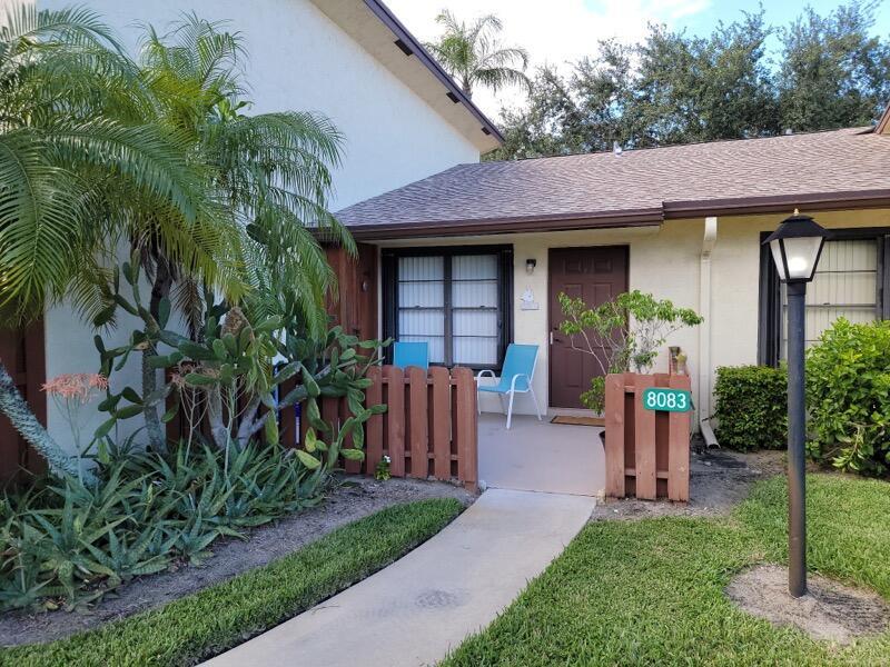 8083 SE Villa Circle — photo
