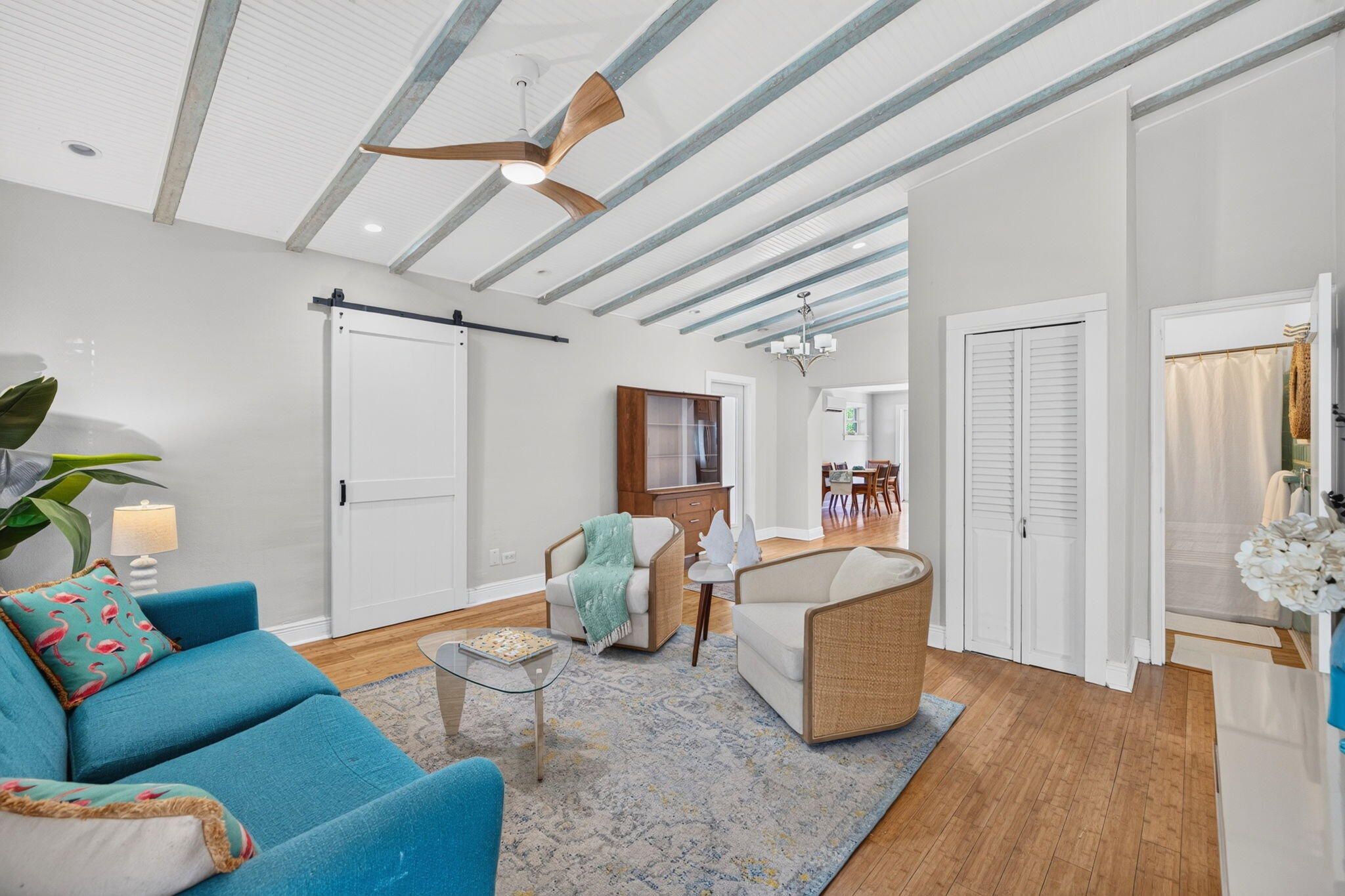 601 NE 14th Place — photo