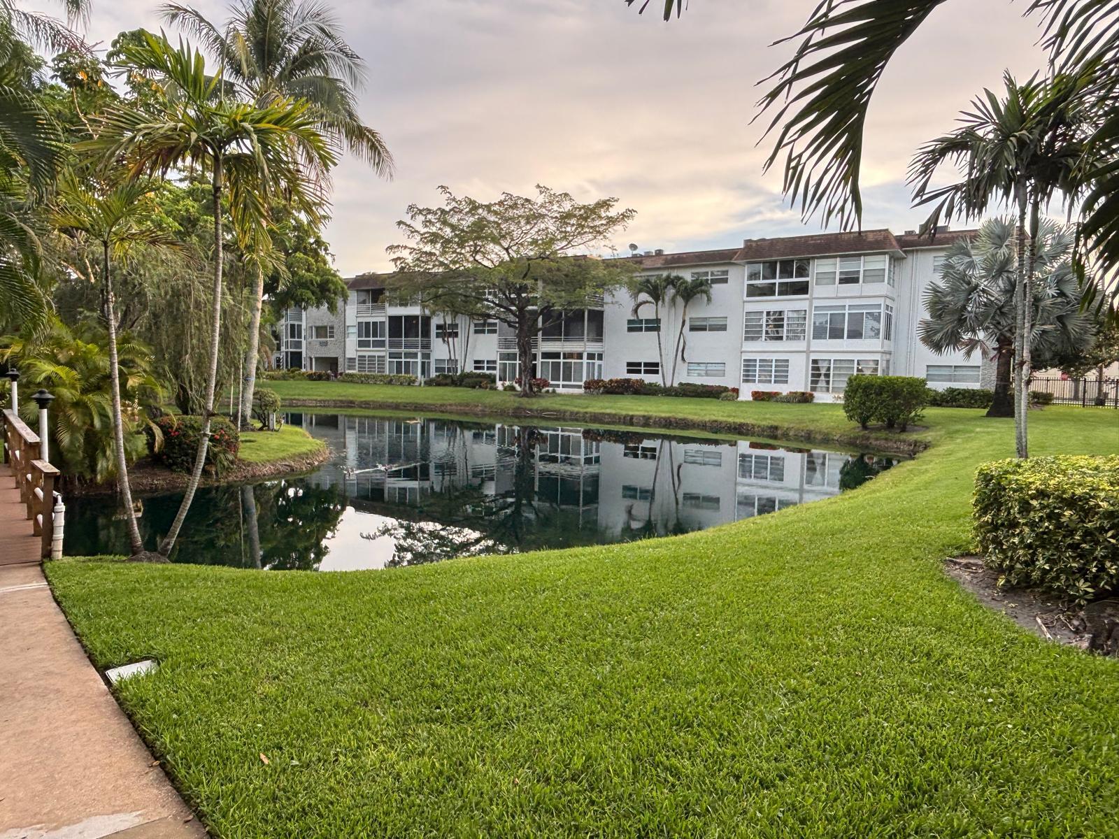 5171 W Oakland Park Boulevard 308 — photo