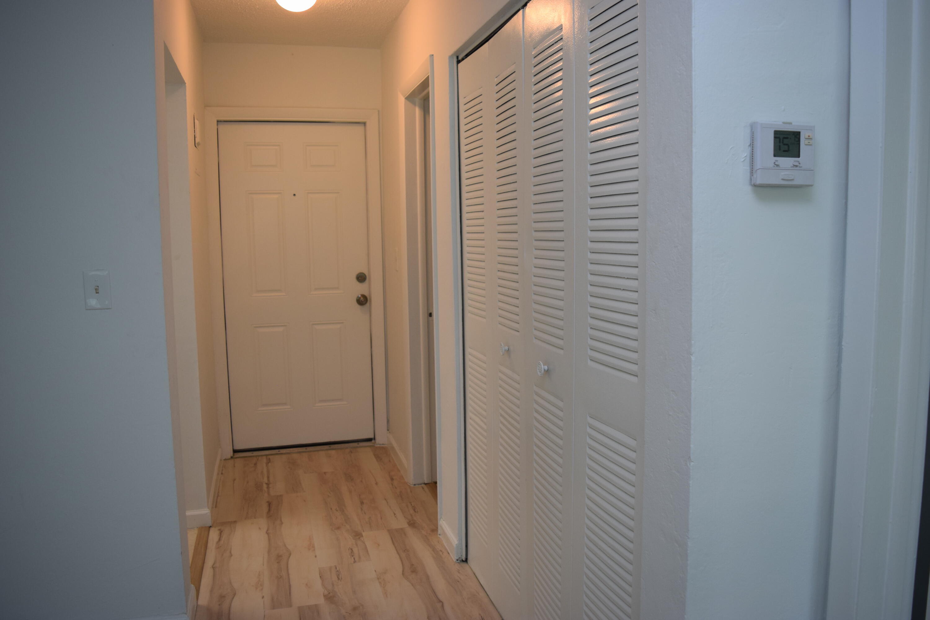 151 SE 6th Avenue Apt 14 — photo