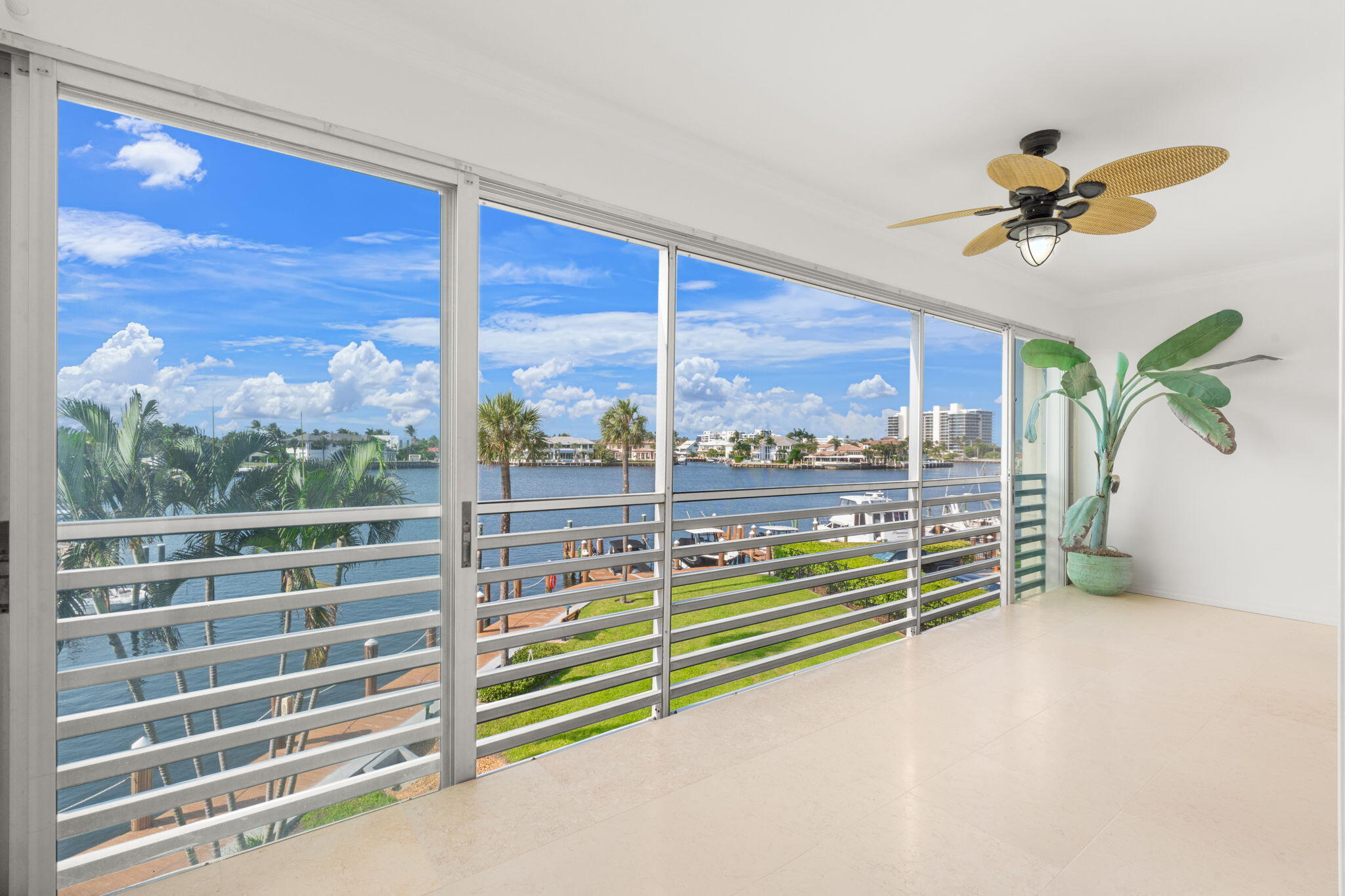 951 Spanish Circle 346 — photo