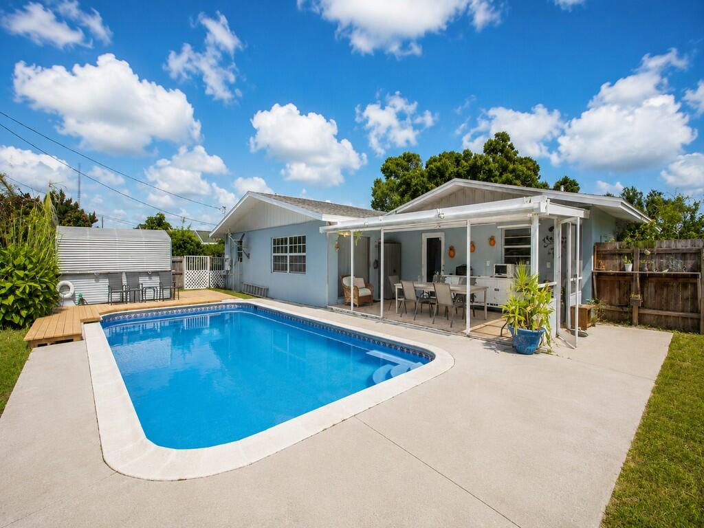 2405 Blossom Court — photo