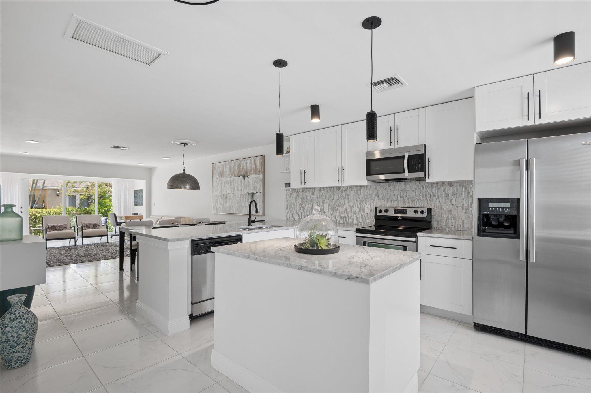13725 Flora Place C — photo